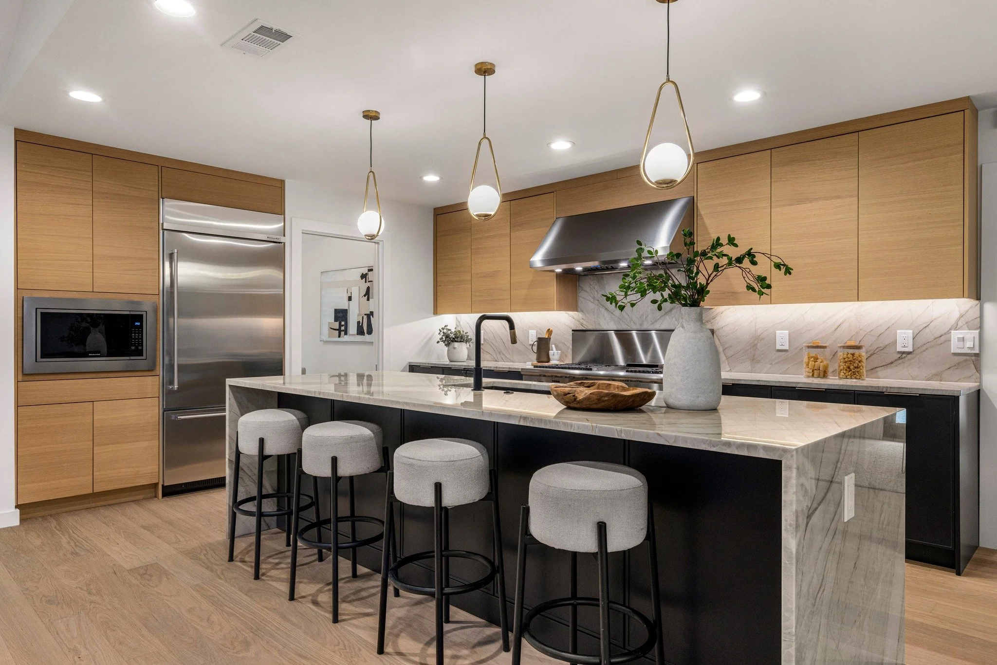 Crazy about a kitchen! These are just some of the beautiful kitchens we've been in this year. Which one is your favorite? 

Do you have a beautiful kitchen we should shoot?  Comment "Kitchen" below!

#DFWRealEstate #ListingMedia #RealEstate
