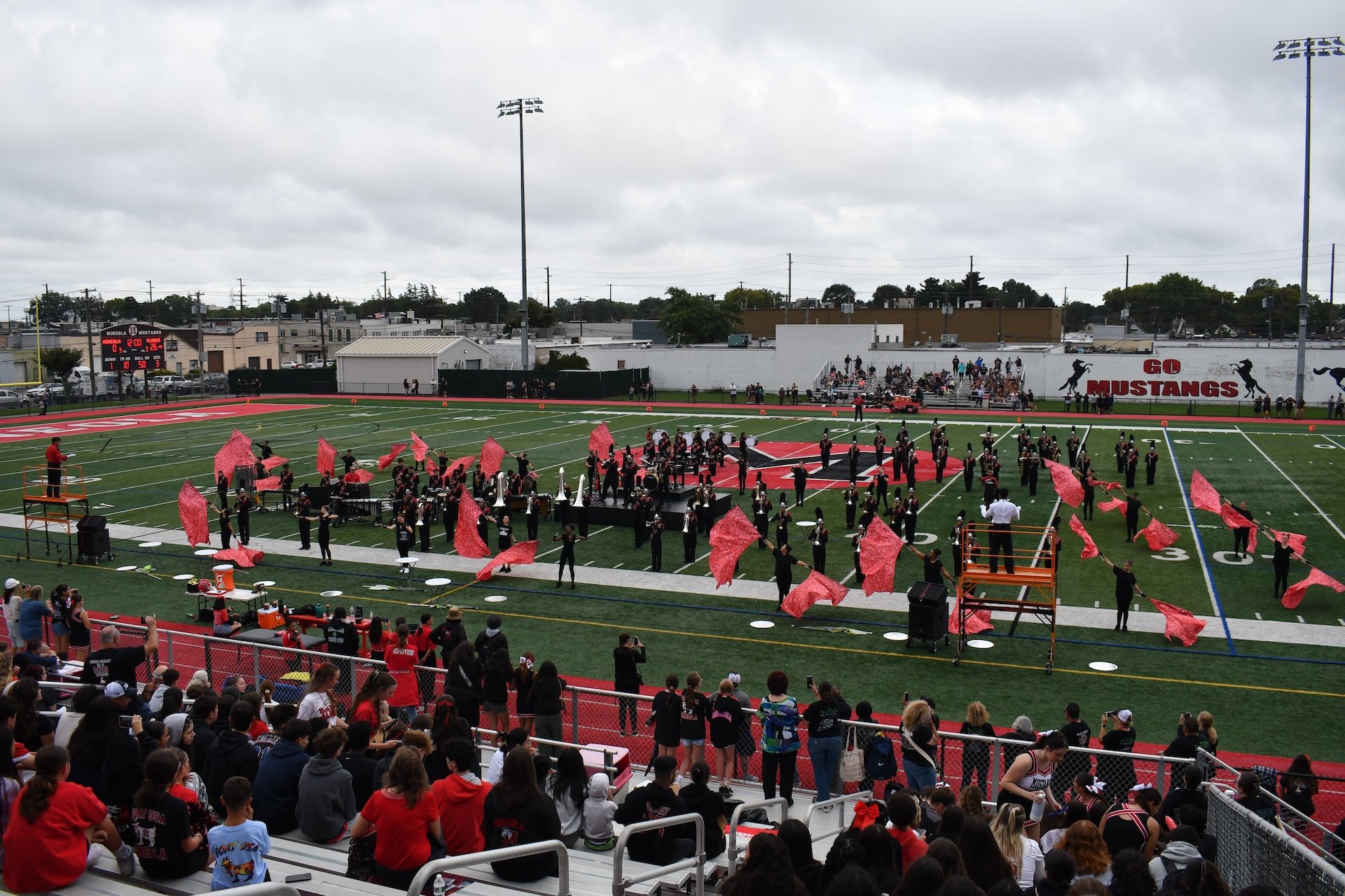 Mineola High School Homecoming Shines Despite Drizzle