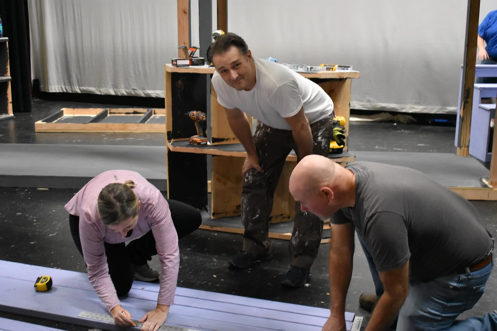 HHS Set Crew and Familes Build Together 1 copy[31].JPG