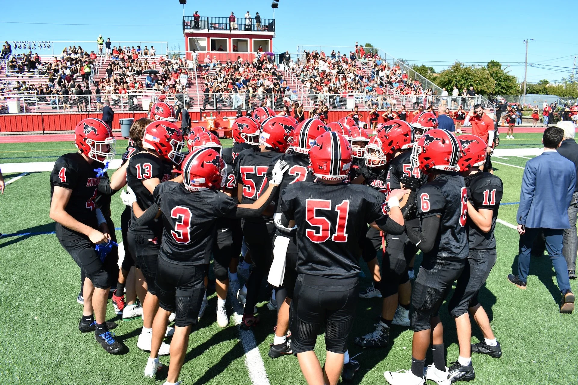 9- Mineola Mustangs get ready for Homecoming game[91].JPG