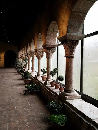 Cloisters 1.jpg