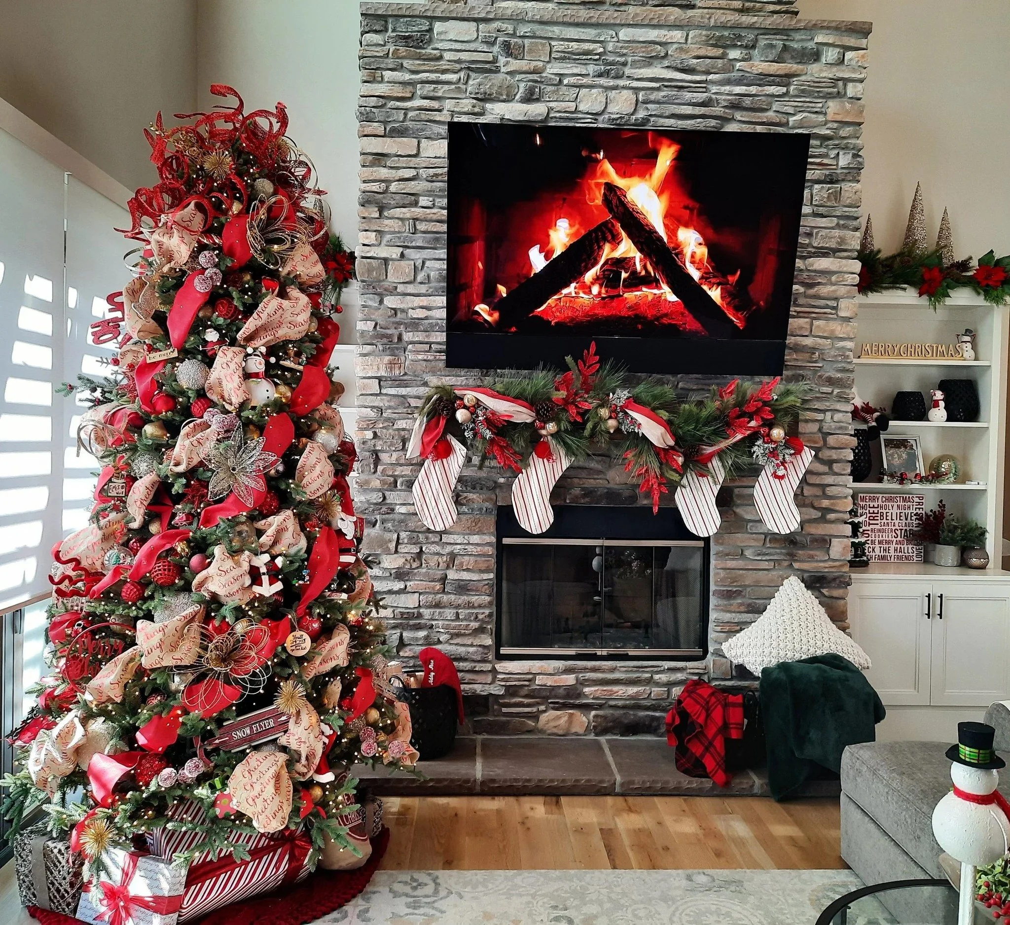 OSWEGO HOLIDAY HOME  TOUR BY OSWEGO KANSAS HISTORICAL SOCIETY AND GENEALOGY DECEMBER 13EGO G