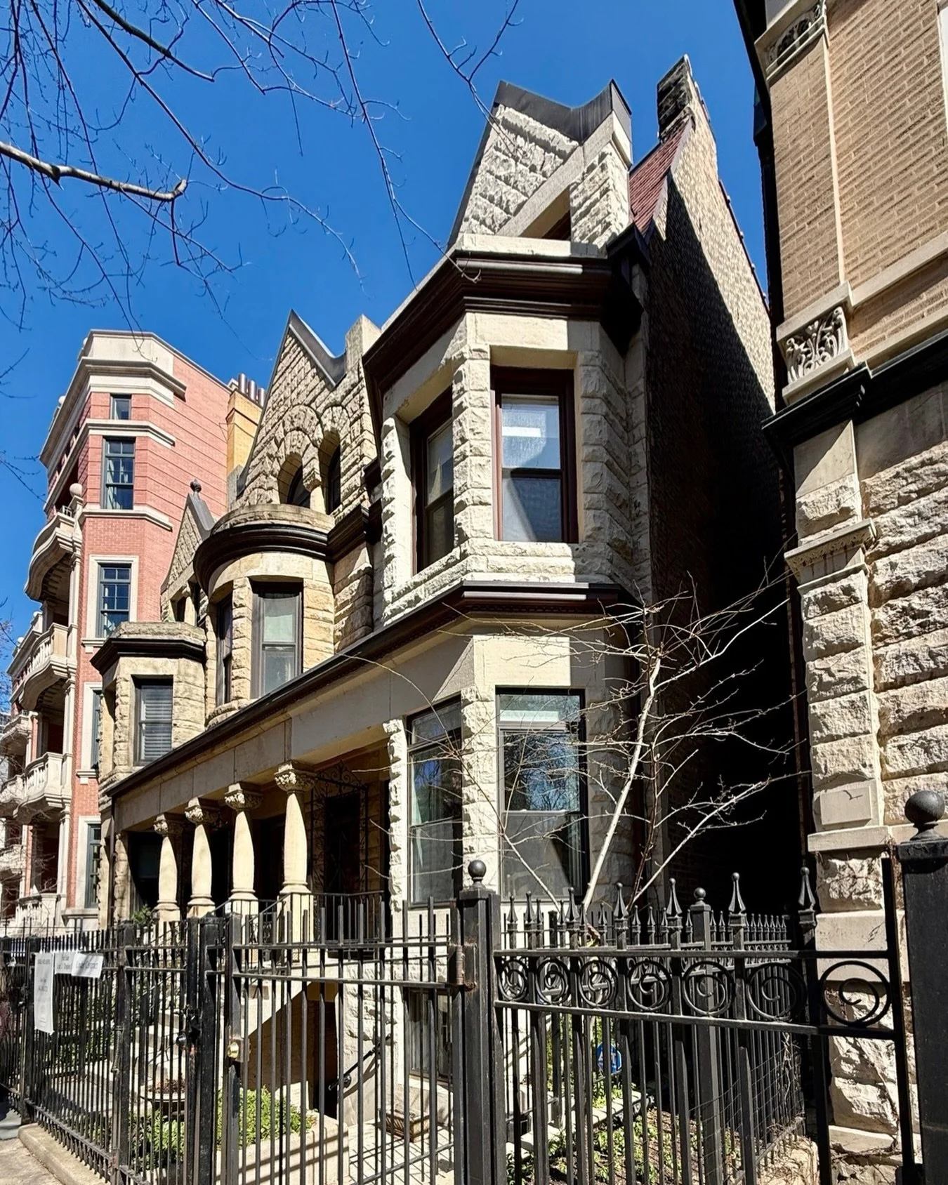 Walking through Dearborn Street feels like stepping back in time.

These limestone fa&ccedil;ades have survived generations &mdash; not because they were sealed or covered,
but because they were built right.

Good restoration respects that.

#Chicago