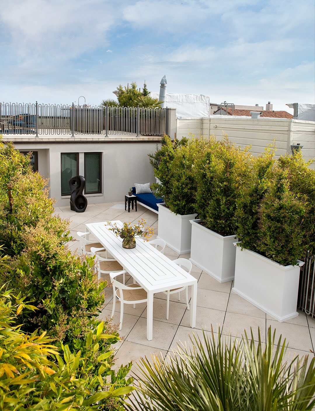Roof Terrace by Dustin Moore of @stratainc

Moore&rsquo;s roof terrace was designed to provide functional and comfortable outdoor spaces for entertaining while taking advantage of the 360-degree views. The details of the terrace include dining table 