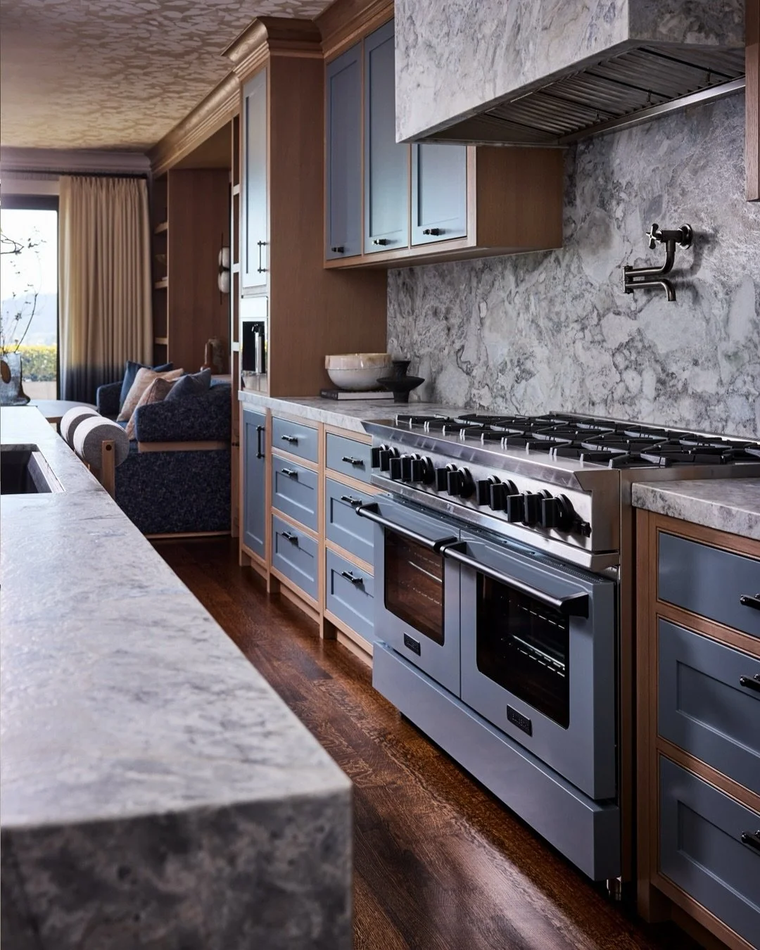 We were thrilled to welcome @bakehousekitchens as a first-time sponsor of Showcase this year, and even more proud to have their incredible craftsmanship featured as part of the program.

Known for their bespoke cabinetry, rooted in British tradition 