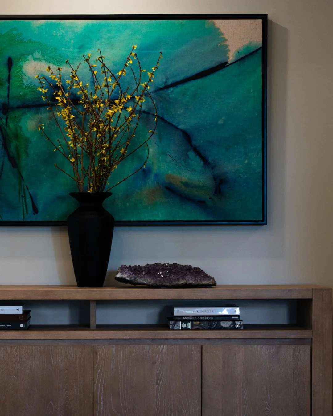 We are thrilled to welcome back Fernando of @castellanosinteriors for his second Showcase to transform the primary bedroom and primary dressing room.

Founder and principal of Castellanos Interiors, a firm specializing in luxury hospitality and resid