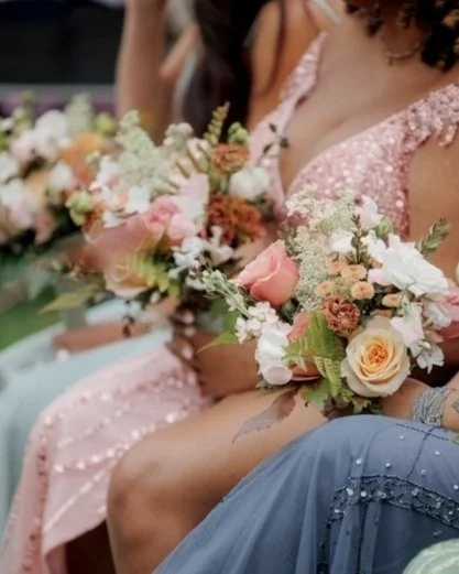 So many beautiful colours 😍 

Divine, vintage inspired bridesmaids gowns for this stunning wedding in @crosshavenhouse a couple of years ago ✨️ accompanied by garden, and carefully chosen Dutch market blooms, hand gathered into sweet bouquets to clu