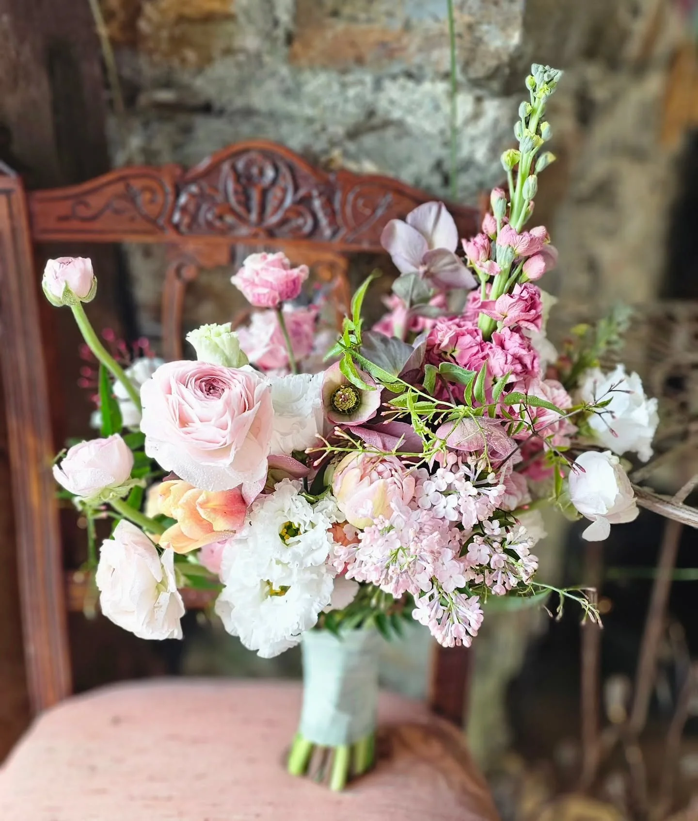 First wedding of 2026!

Bouquets and buttonholes for a beautiful day yesterday at @blairscove 

Lots of lovely spring flowers - jasmine and "la Belle epoque" tulips, and various foliage from the garden, Italian grown stocks and ranunculus, 