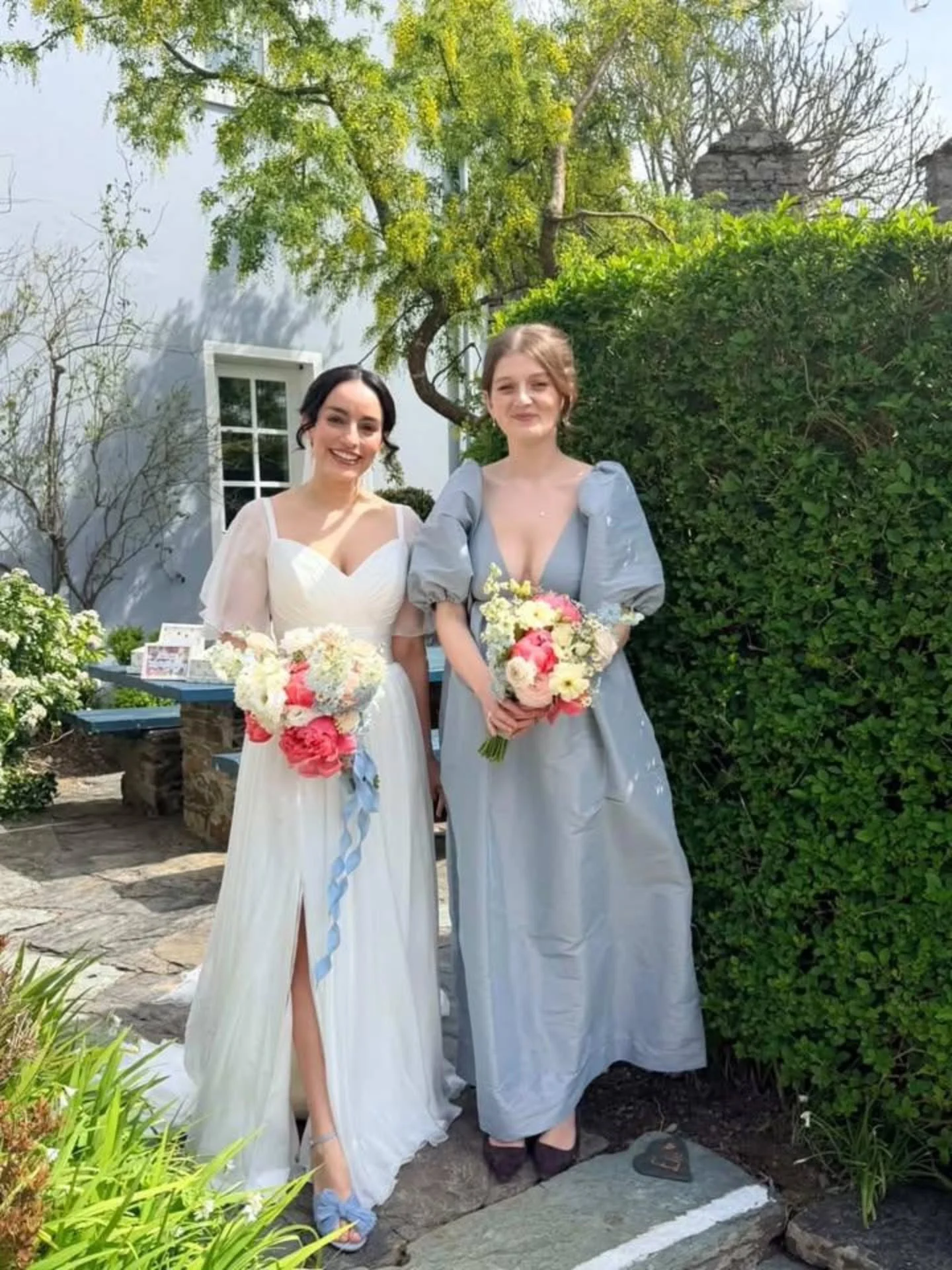 Our beautiful bride @yazziemarie and her pretty maid last weekend at dreamy Blairscove! The sun was beaming in West Cork for this big day 🌞

Thank you, Egle, for the photo 📸  @white_cat_studio
and Yasmin for the 👍 👍 to share - so gorgeous!

📍@bl