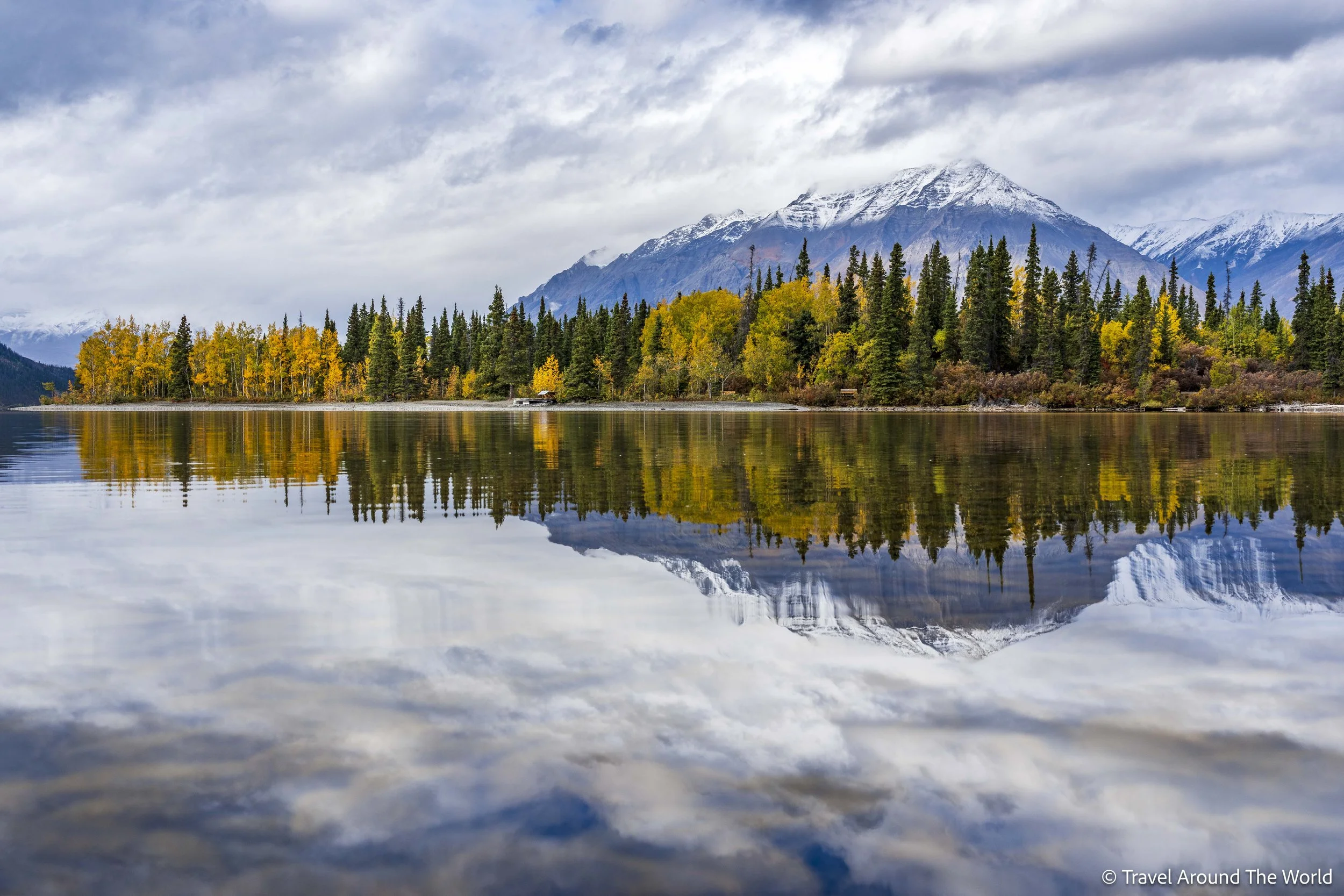 Kathleen Lake und Mount Worthington im Hintergrund