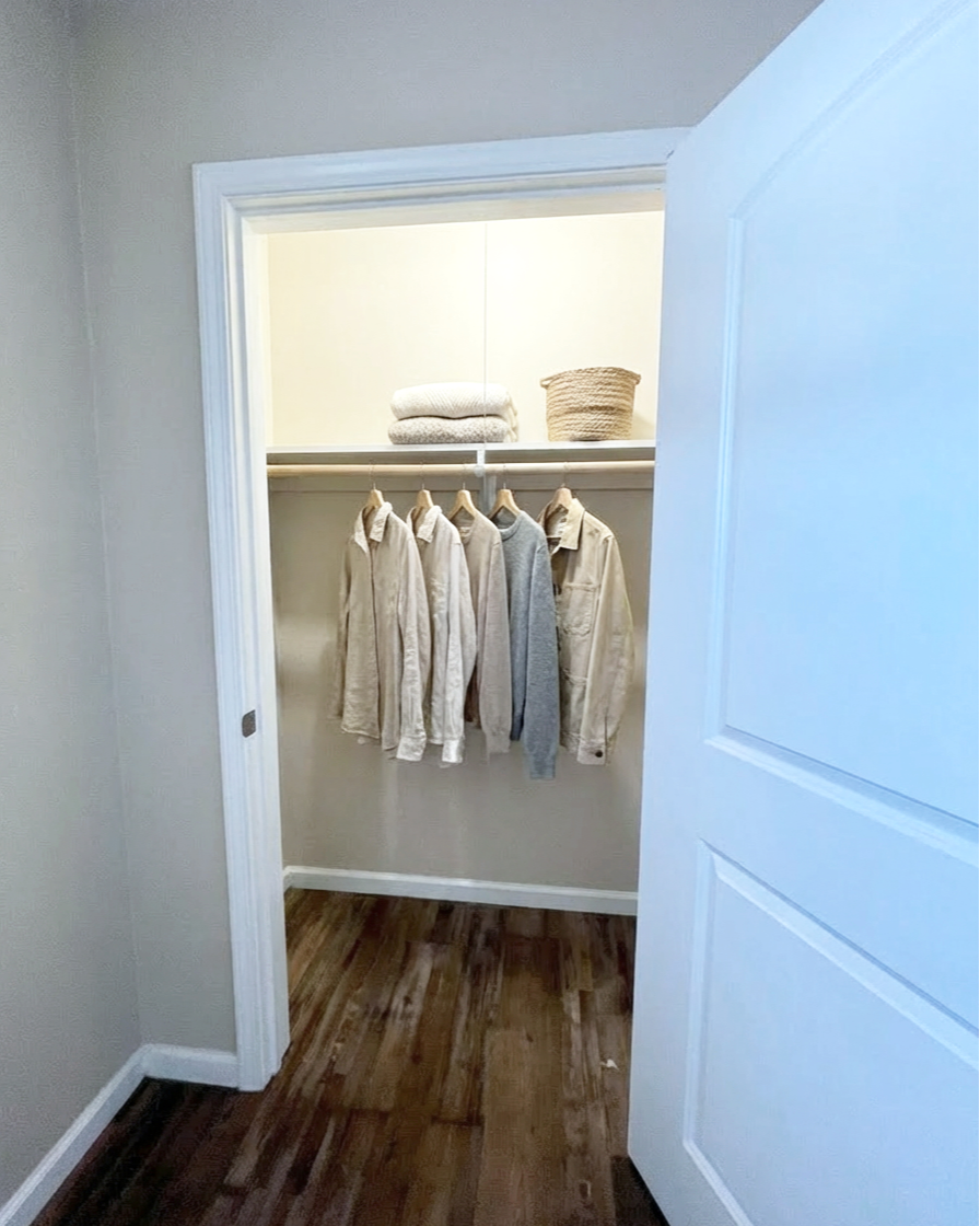 LL_Unit+106_Bedroom+Closet.png