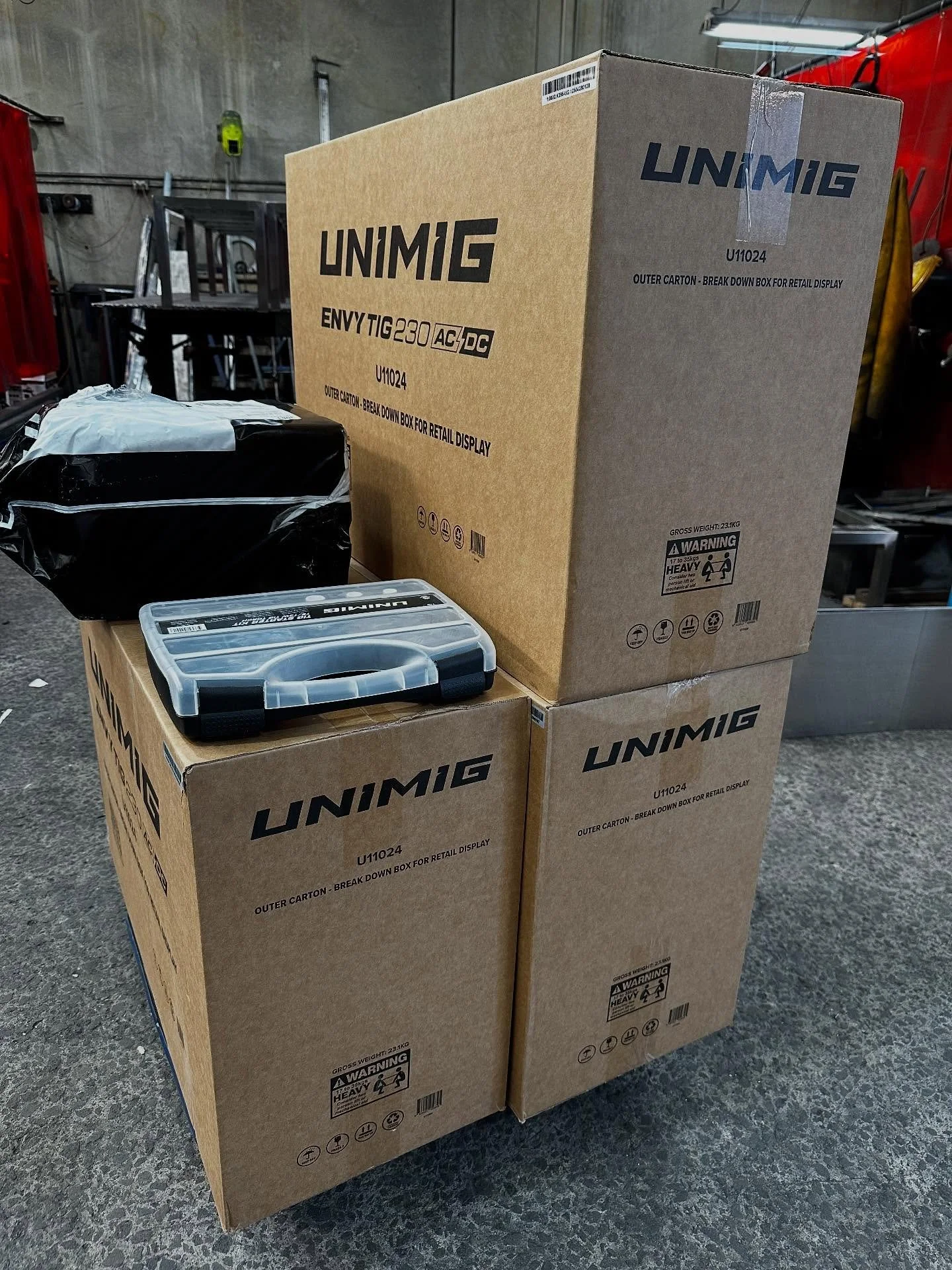 Christmas comes early 🧑‍🎄 upgrading our existing TIG machines with the new UNIMIG envy 230. Cant wait to put these to good use! #welding #tig #unimig #zelangasteel