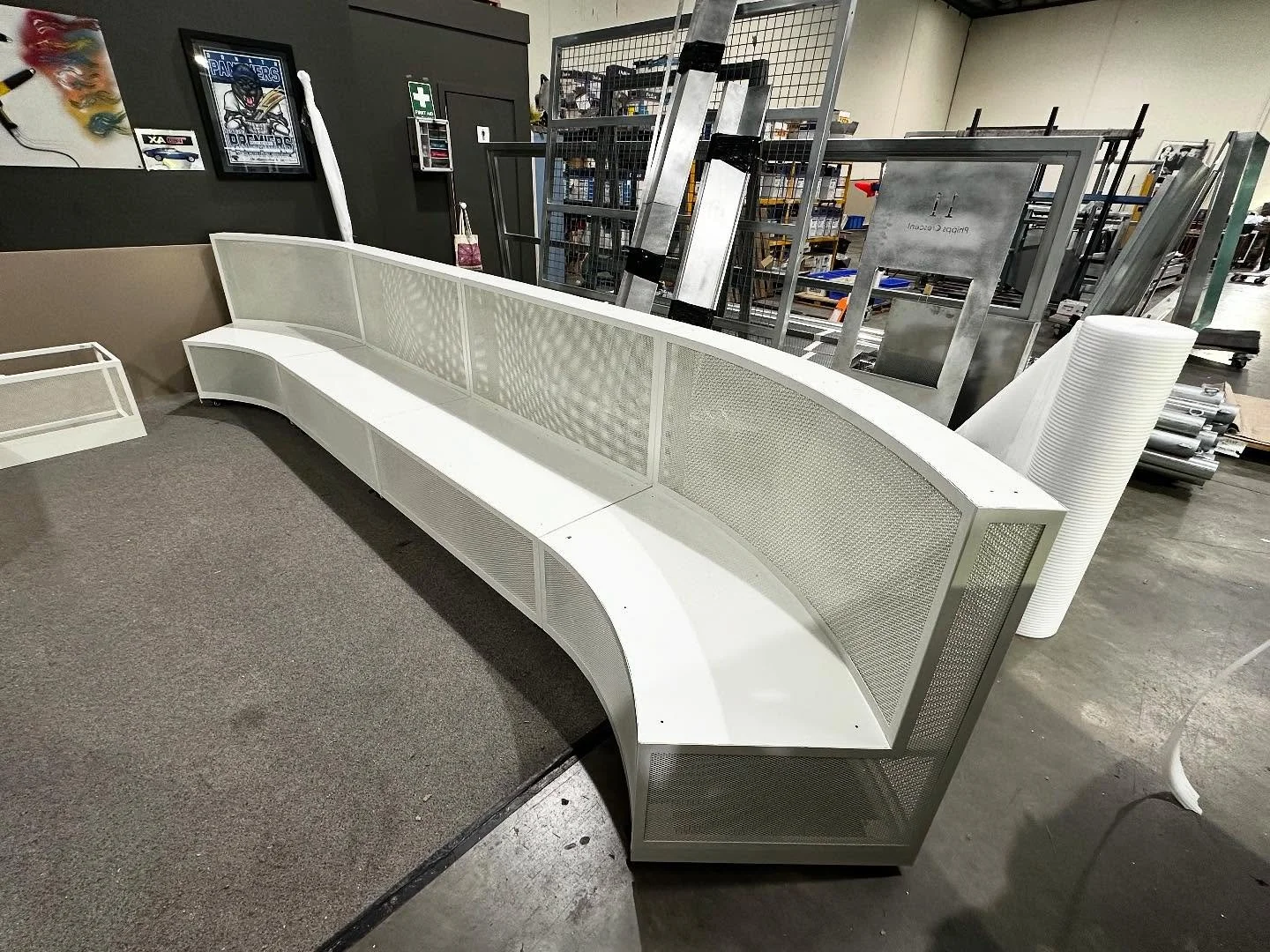 Place your bets 🐎 curved seating frame as part of some works we are doing for TAB 🟢 #zelangasteel #madeinmelbourne🇦🇺 #shopfitting #metalwork #welding #metalfab