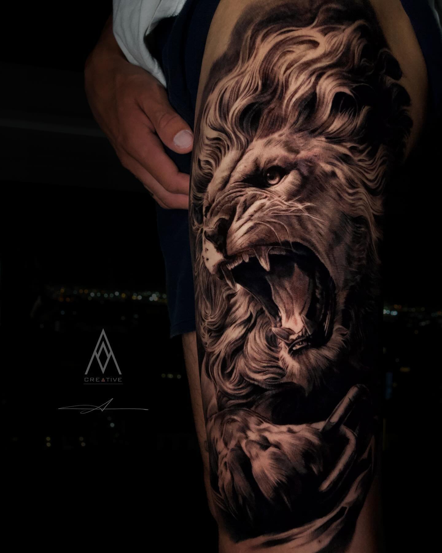 Done last weekend at the @expotatuajeguadalajara tattoo convention . Thanks to those who helped me obtain  booth @art_fucking_vida @mizzrotten @el_leopard . It was a great experience. 🦁

For information on how to book an appointment please visit :

