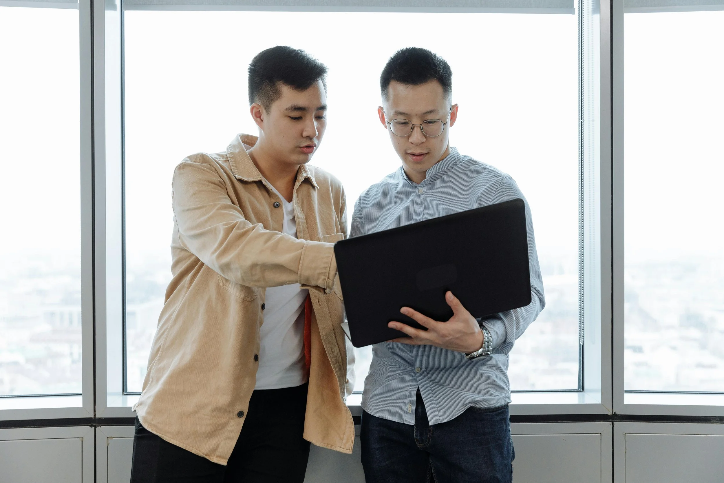 The Decision-Maker's Guide: Why Outsource Software Development to the Philippines?