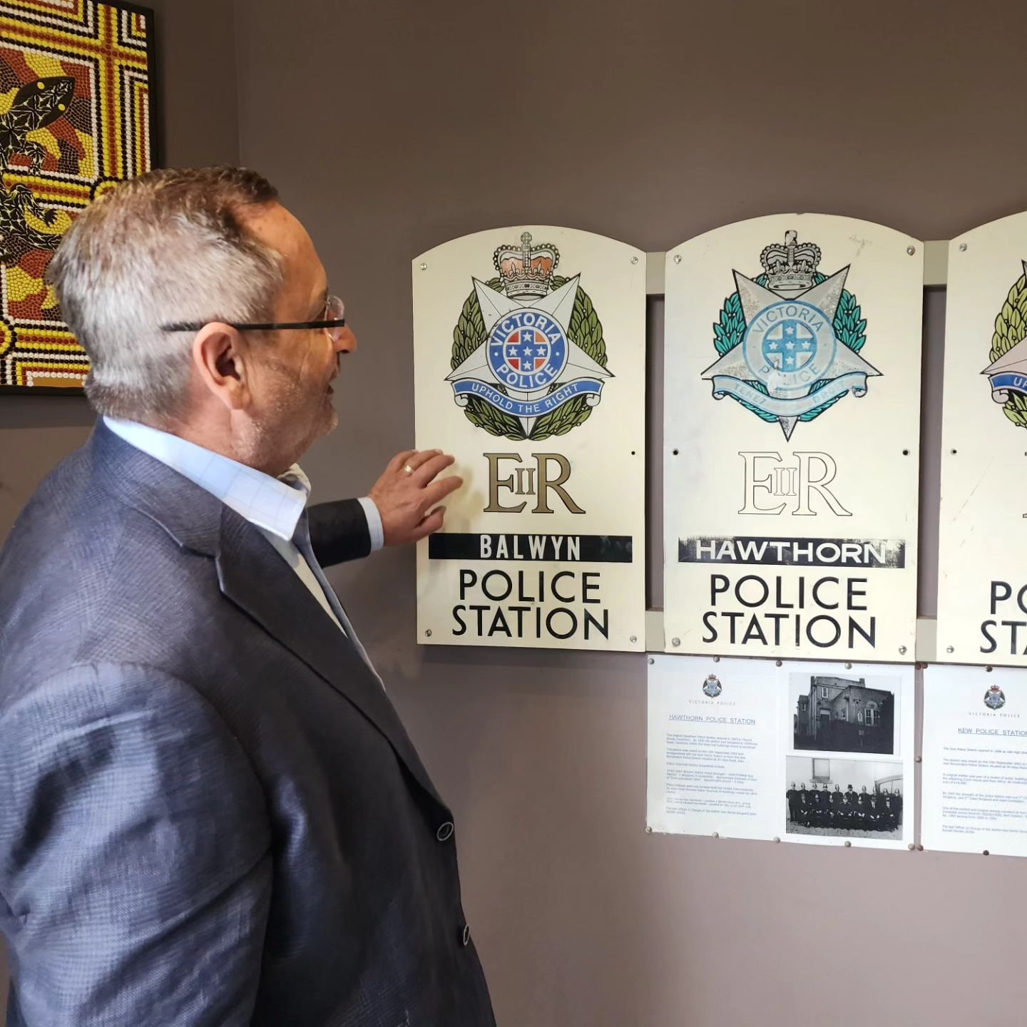 Boroondara Police Station's team of over forty dedicated members keep us safe 24-7.

Today I joined the Minister for Police @anthonycarbinesmp, to chat with their team about the complex issues they face everyday.

It was great to speak to the Constab