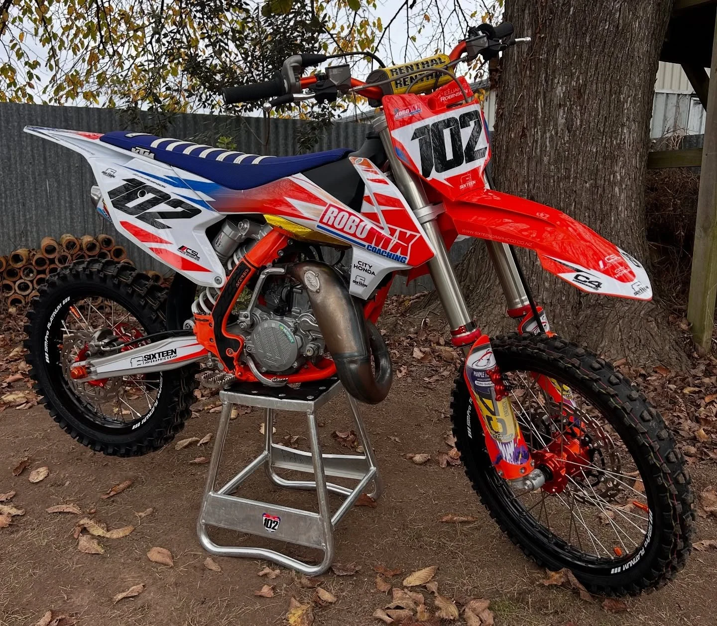 The @robo_mx_coaching steed ready for some winter motos ❄️

www.sixteengraphicco.co.nz

#sixteengraphicco #mxgraphics #mx #moto #nz #ktm