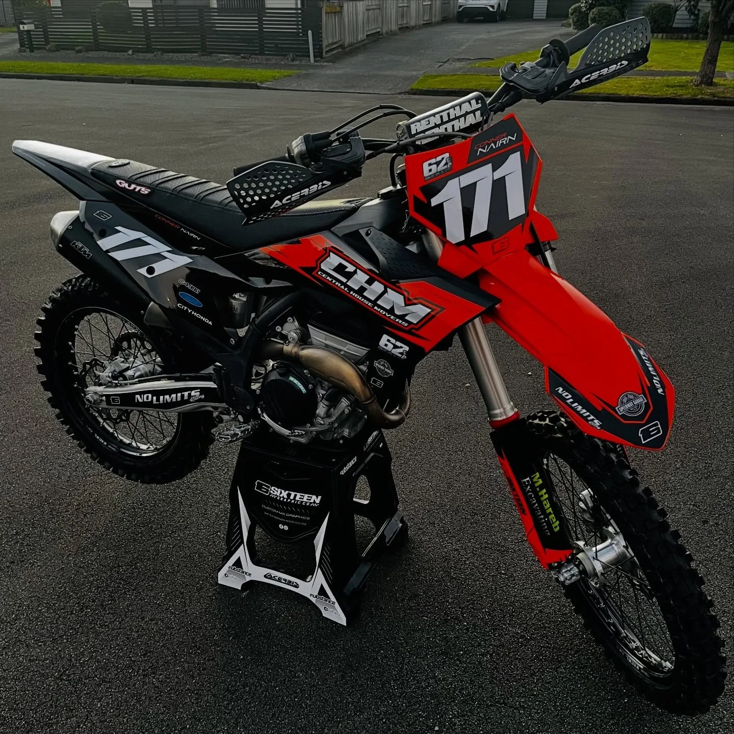 Ready to spin some motos! 

@171conner 
#sixteengraphicco