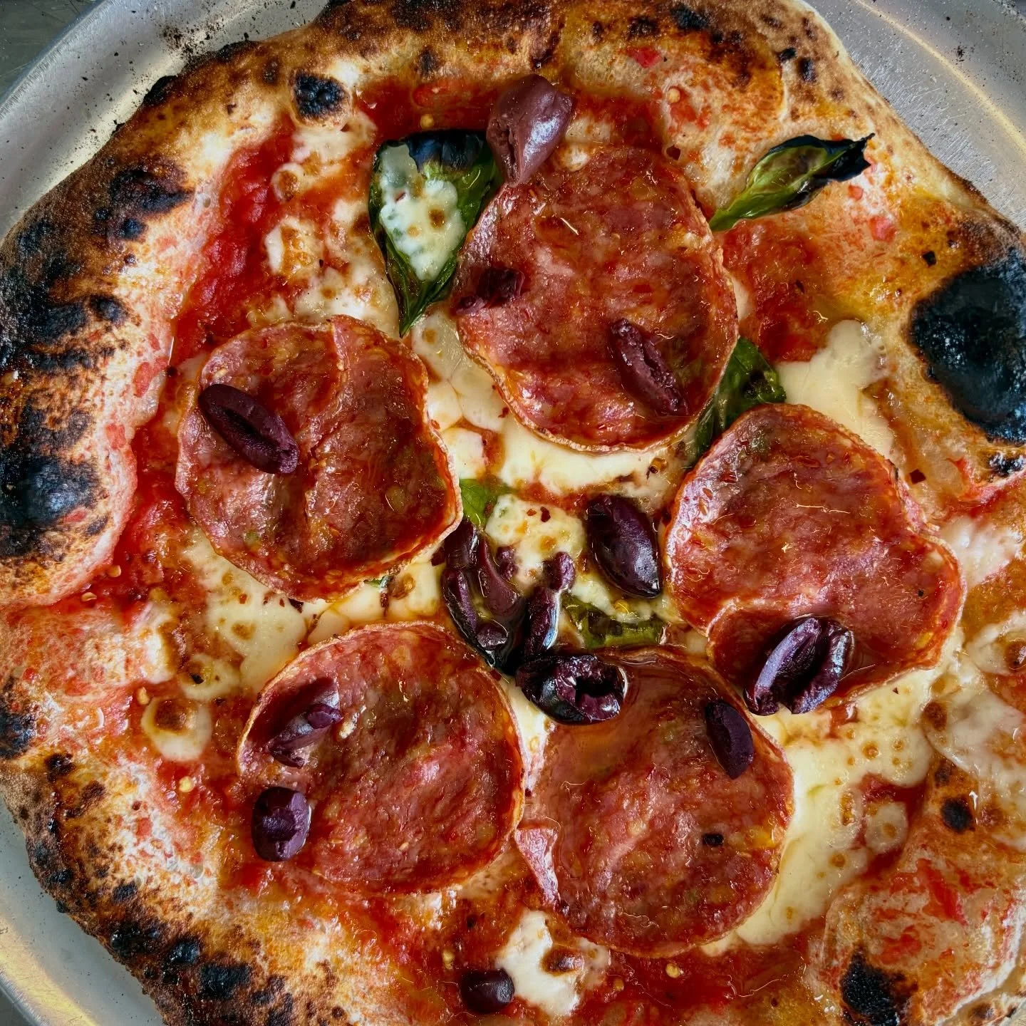 Diavola&hellip;if you like to spice things up!
.
Italian tomato, fior di latte, grana padano, fresh basil, spicy salami, olives, EVOO and extra chillies
.
Get in touch via hello@ottocucina.au for catering your private events &amp; parties 🎉 
.
@salu