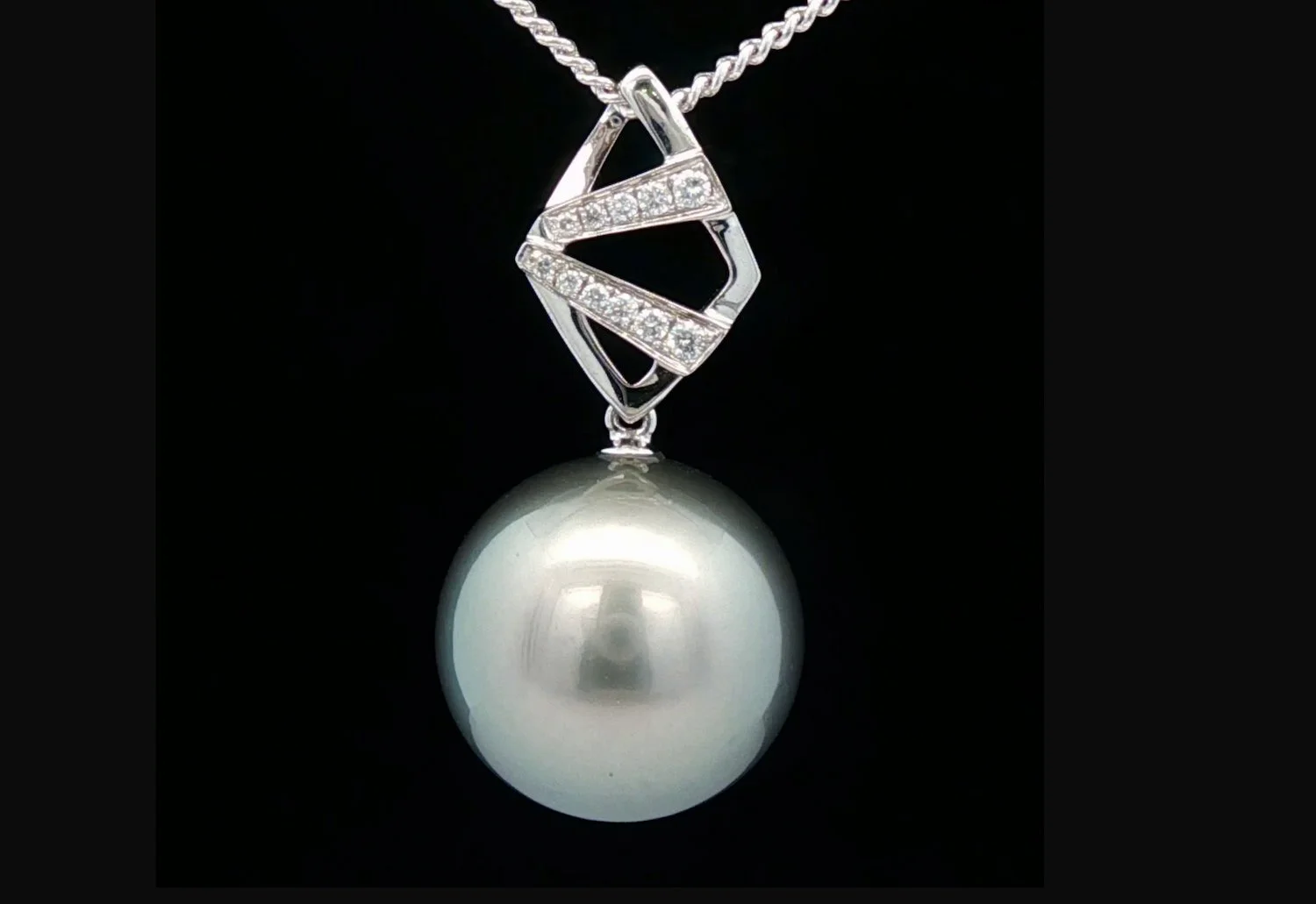 18K White Gold Tahitian Pearl and Diamond Pendant