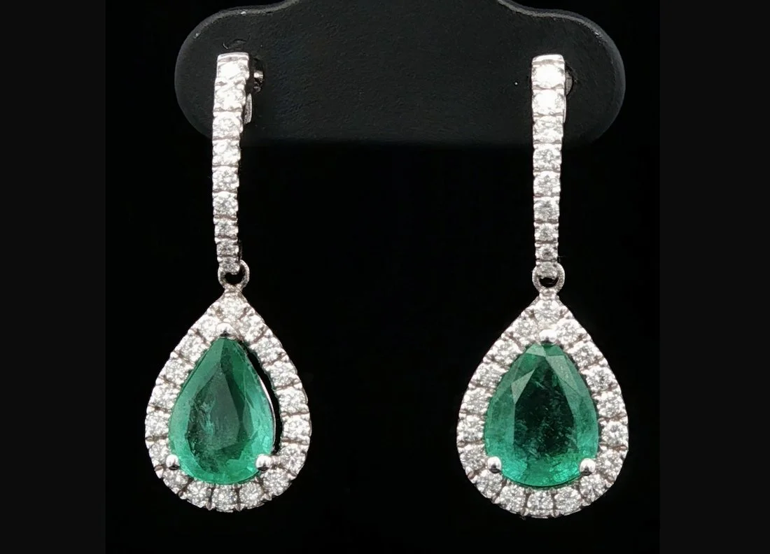 18K White Gold Emerald Earrings