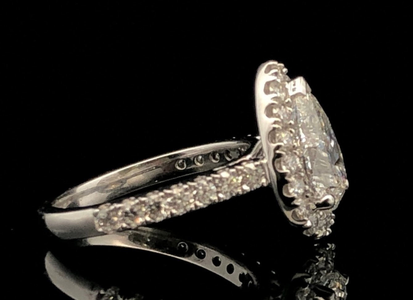 Side view 18K White Gold Diamond Ring