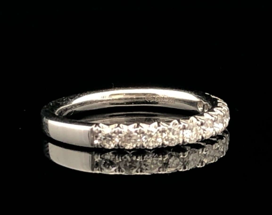 Right angle view 2 18K White Gold Diamond Ring