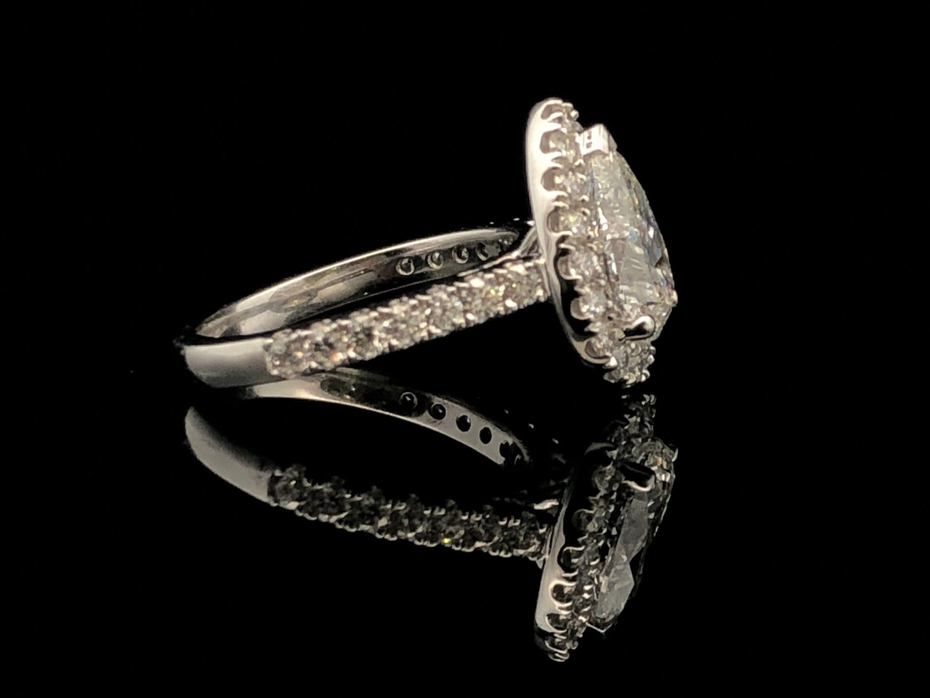 Side view 18K White Gold Diamond Ring