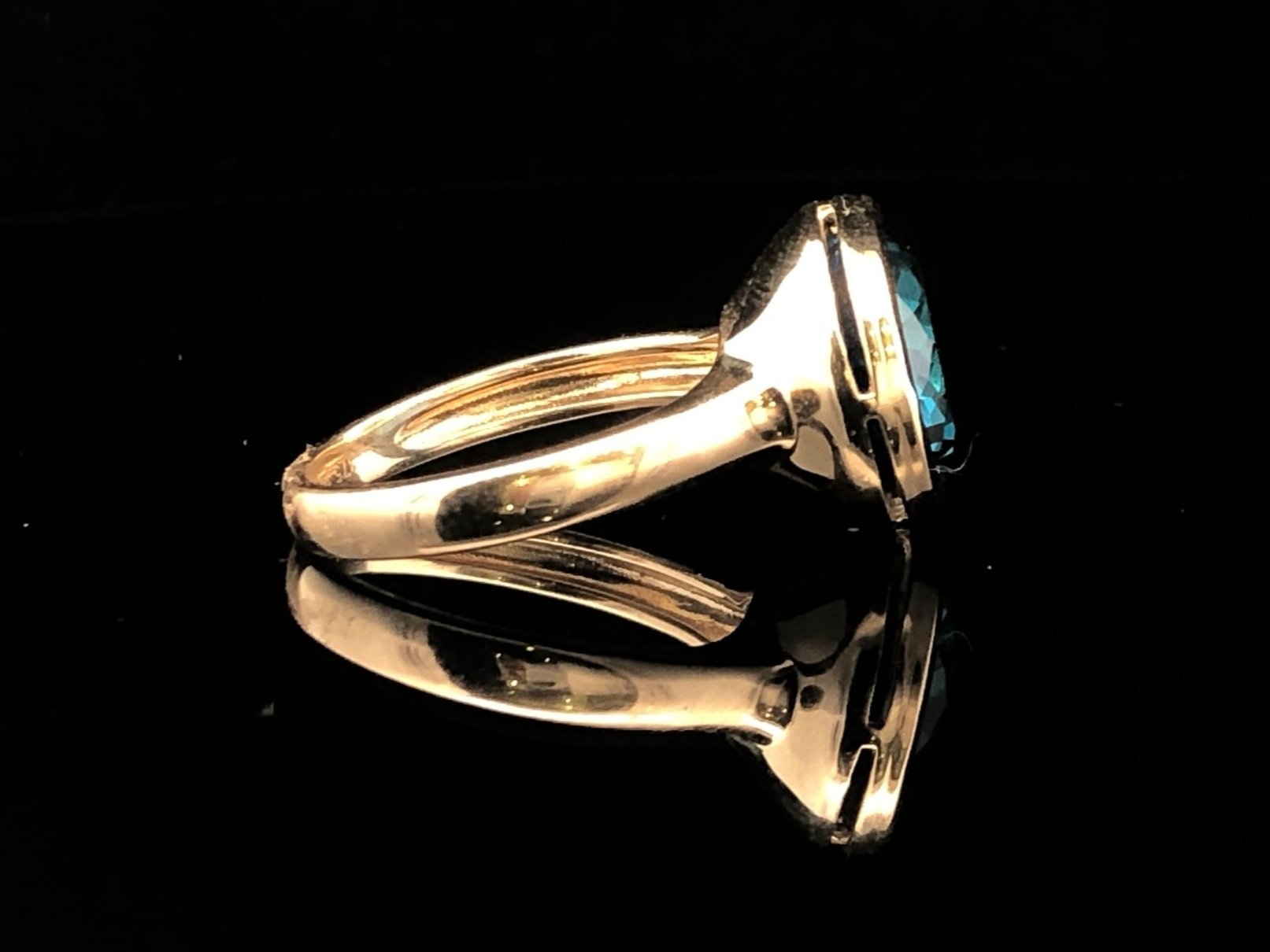 Side view 9K Yellow Gold London Blue Topaz Ring
