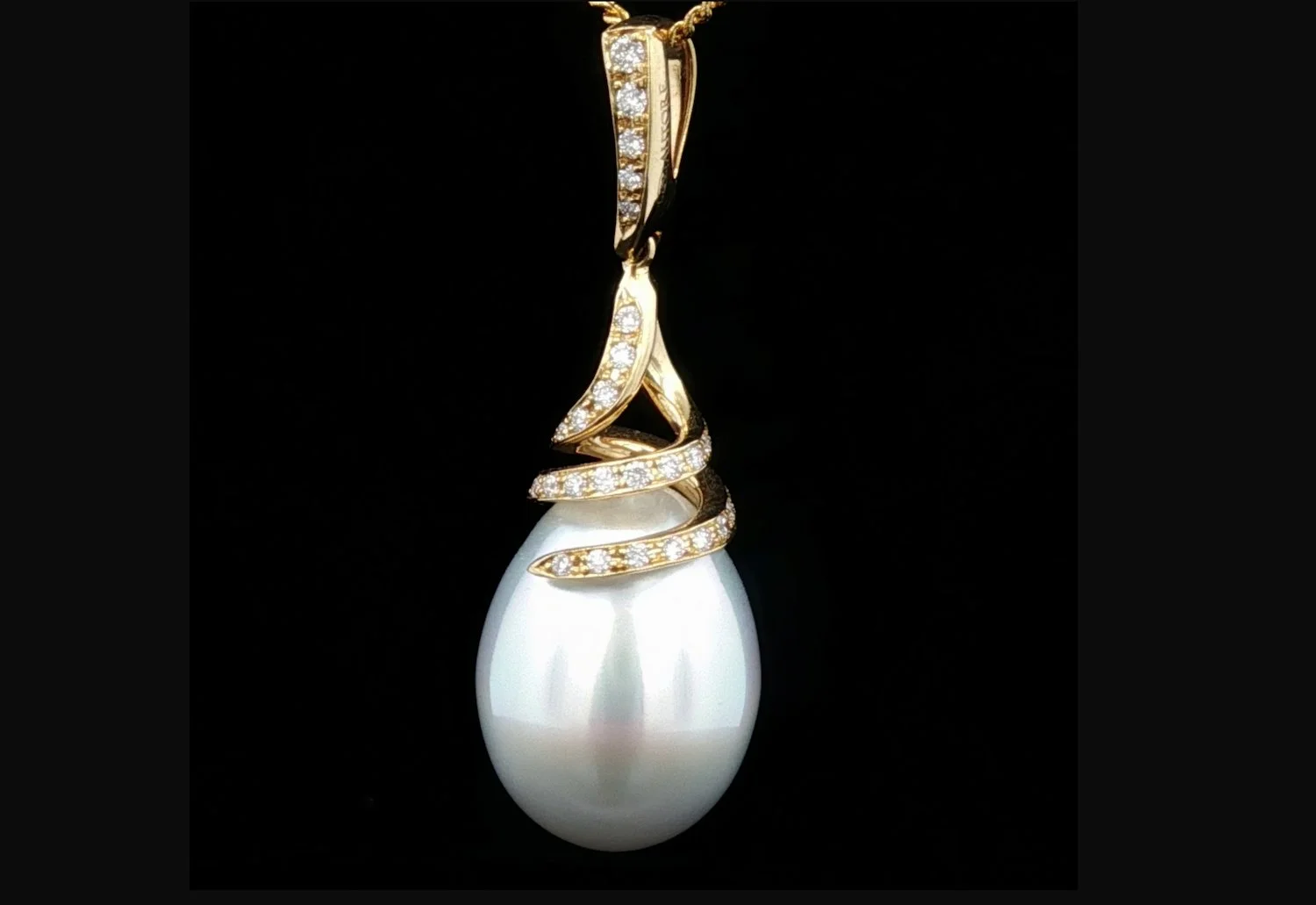 18K Yellow Gold South Sea Pearl and Diamond Pendant