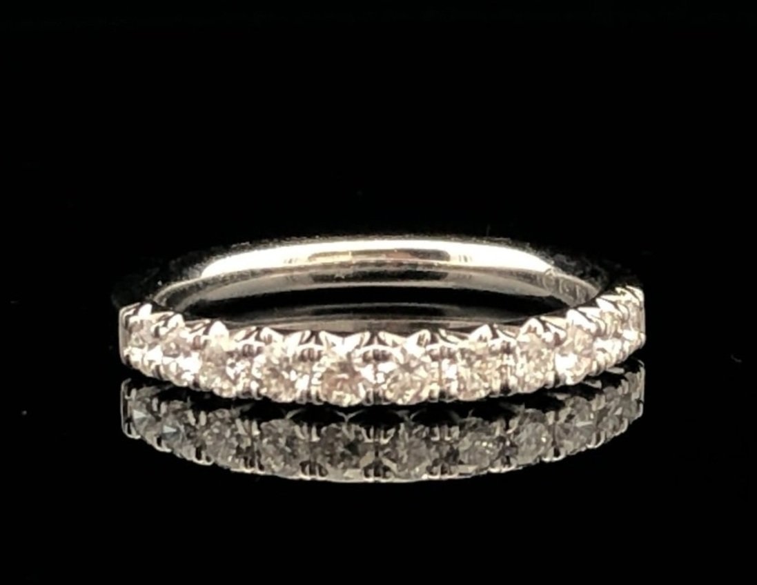 18K White Gold Diamond Ring
