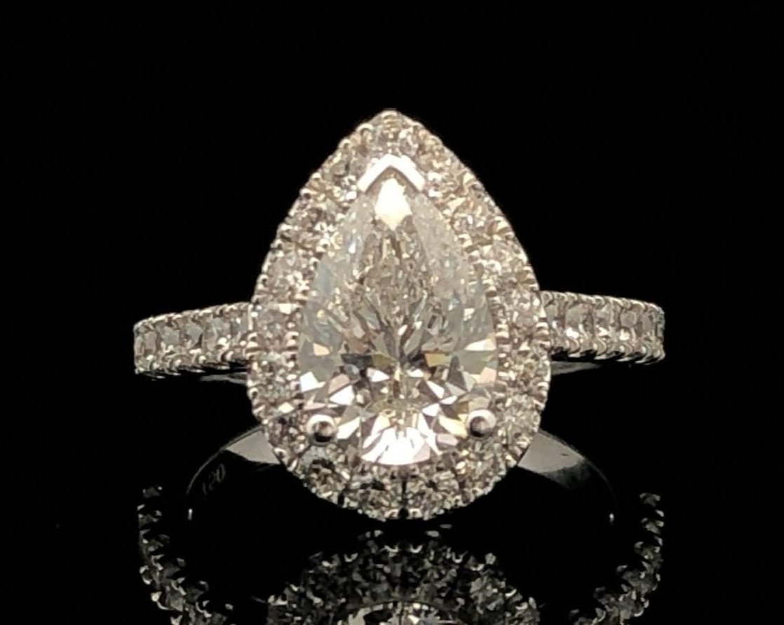 18K White Gold Diamond Ring