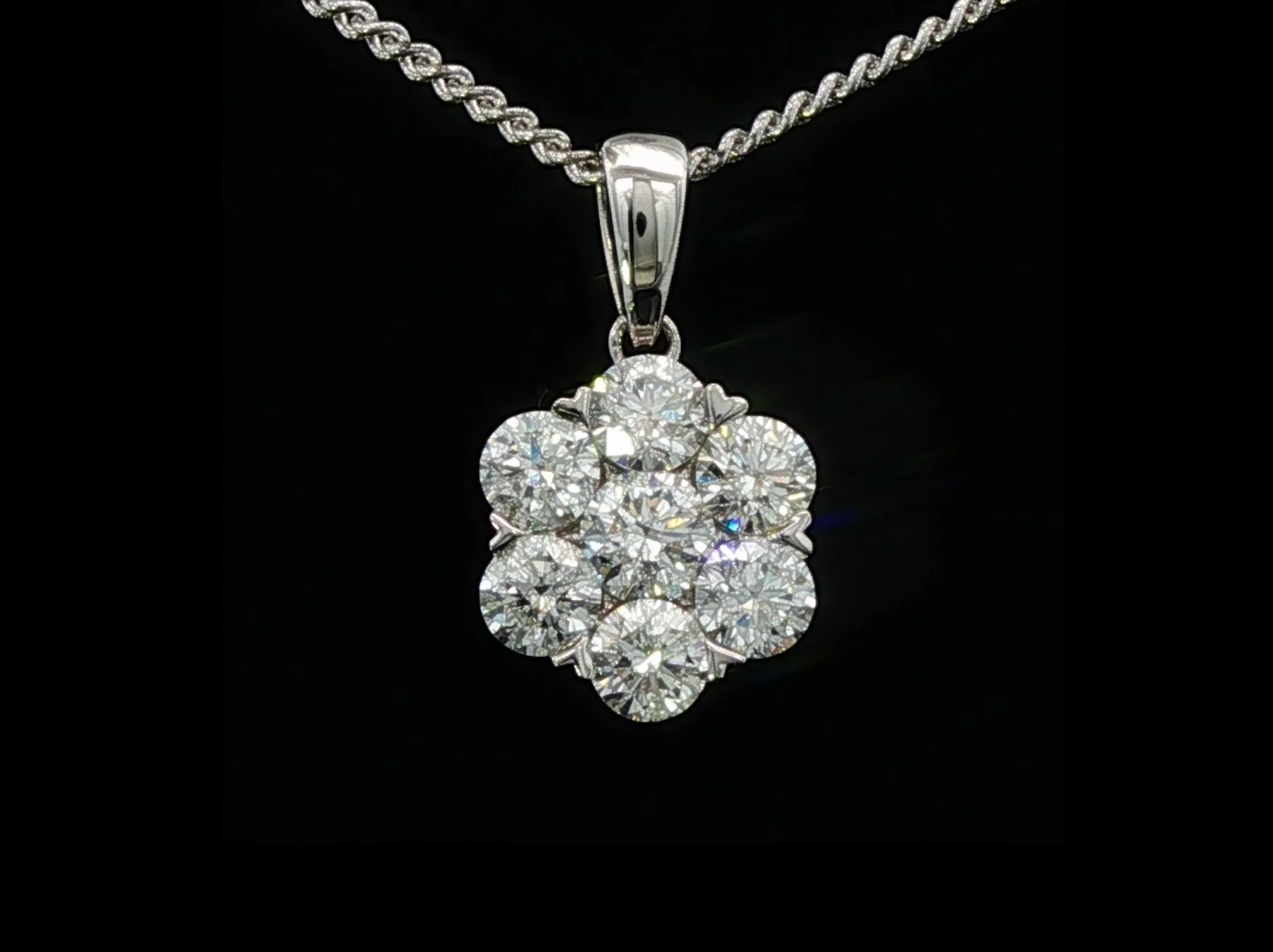 18K White Gold Diamond Pendant Necklace