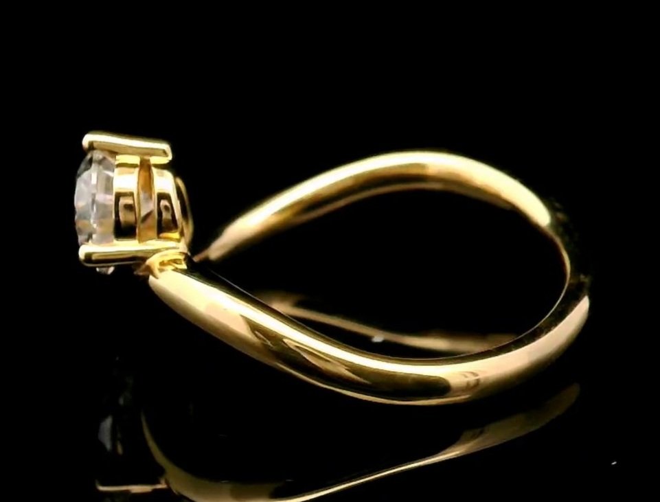 Left angle view 18K Yellow Gold Diamond Ring