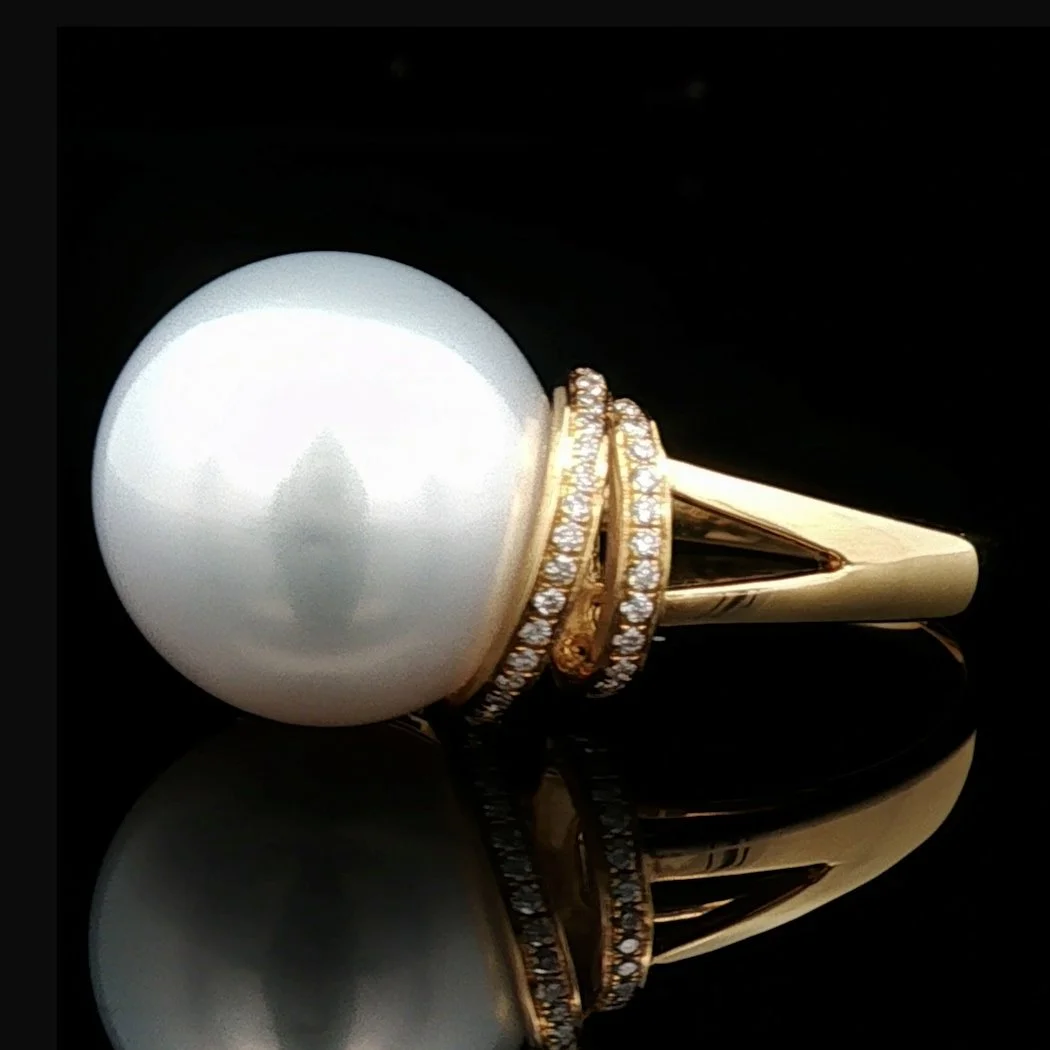 18K Yellow Gold South Sea Pearl and Diamond Ring