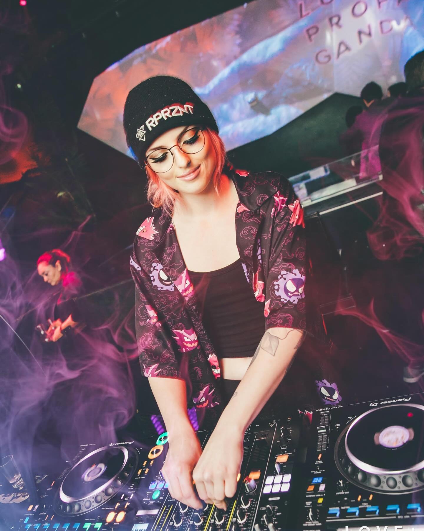 We are so thrilled to welcome @jessiecat.creations to our Kyra gang! 

Jessiecat is a DJ based in the Bay Area. Her desire to connect with the community and contribute her own vision brought her to this journey of discovering herself as an artist str