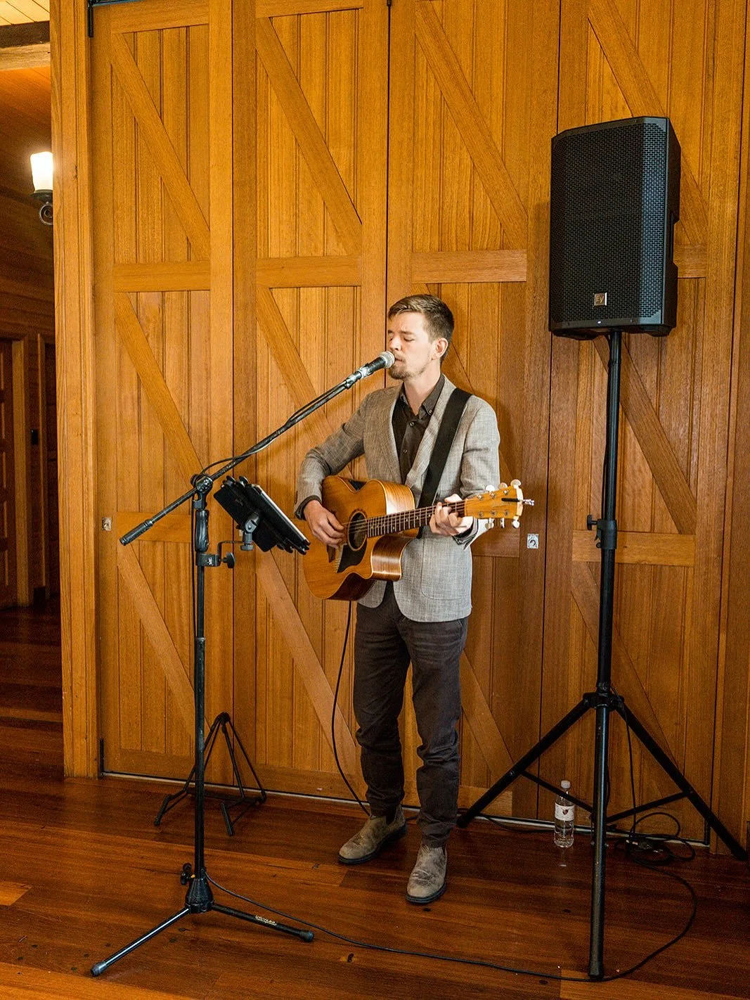 So grateful to have been part of Chantelle and Jessie&rsquo;s Wedding at @weddingsatchateauelan  from acoustic ceremony and cocktail hour to dinner music and a DJ set dancefloor full of energy!

Massive thanks to @saltyoakphotography for the beautifu