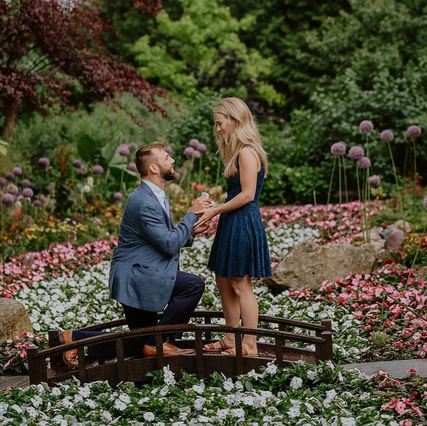 Everyone knows I&rsquo;m a sucker for lovers on rainy days 🥹&hearts;️
.
.
.
#trilliumandpine #mackinacisland #northernmichiganphotographer #loveandwildhearts #mackinacislandphotography #michiganweddingphotographer #michiganbride #forthewildlyinlove