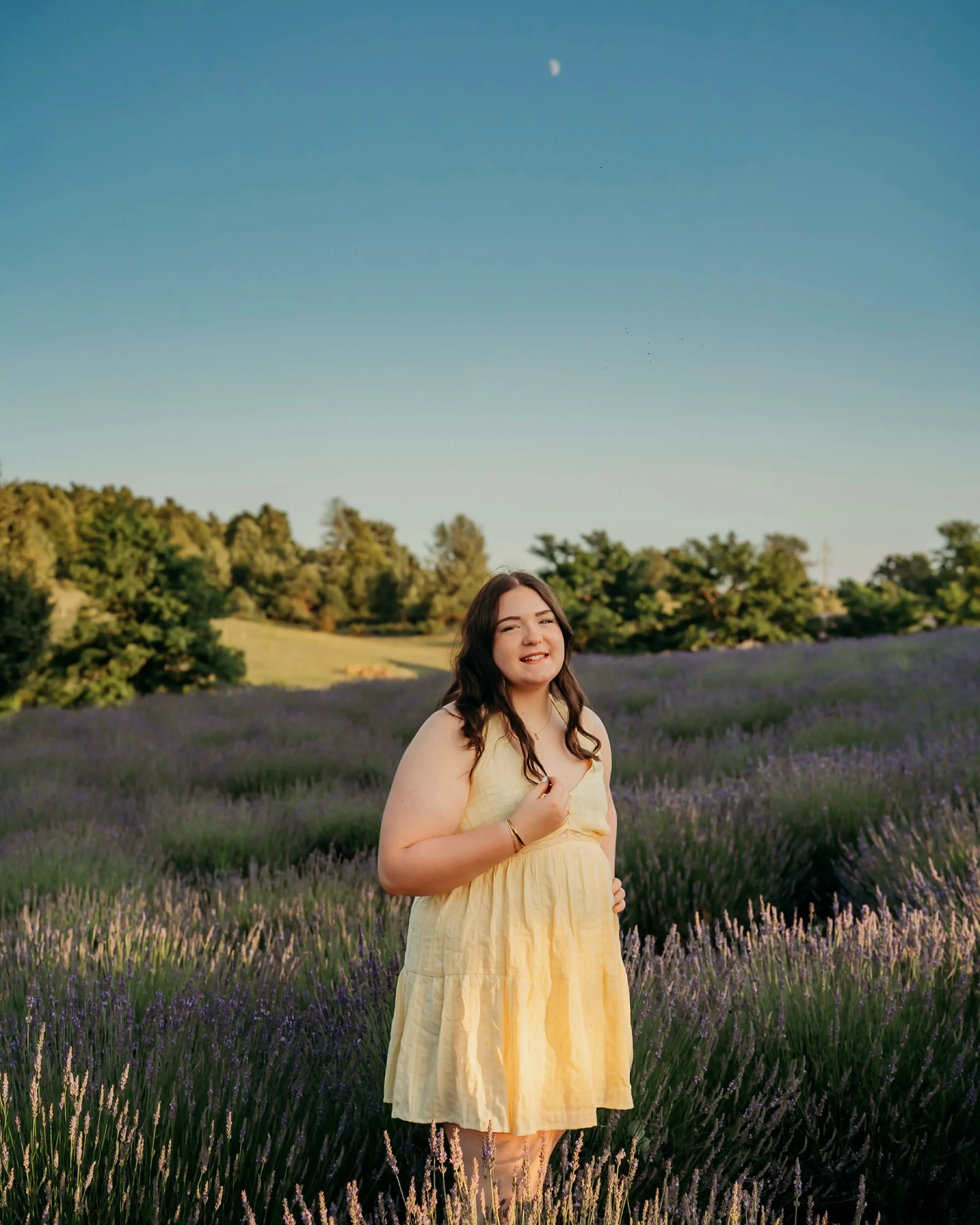 IZZY &bull; 2026 
My last little has hit her senior year. 🥹

🏷️ #seniorsunday &bull; Lavender Hill Farms &bull; Mackinaw City Photographer #michiganphotographer &bull; @lhfarmmi &bull; Northern Michigan &bull; #northernmichiganphotographer