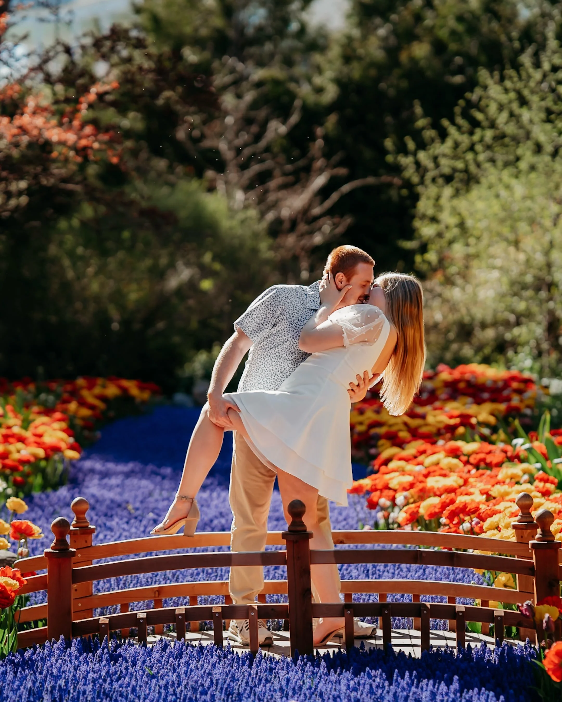 The Secret Garden on Mackinac Island during its spring bloom is pure magic! Full of tulips, grape hyacinths (my favorites) and beautiful proposals 🤩

📍 Grand Hotel - Secret Garden, Mackinac Island, Michigan