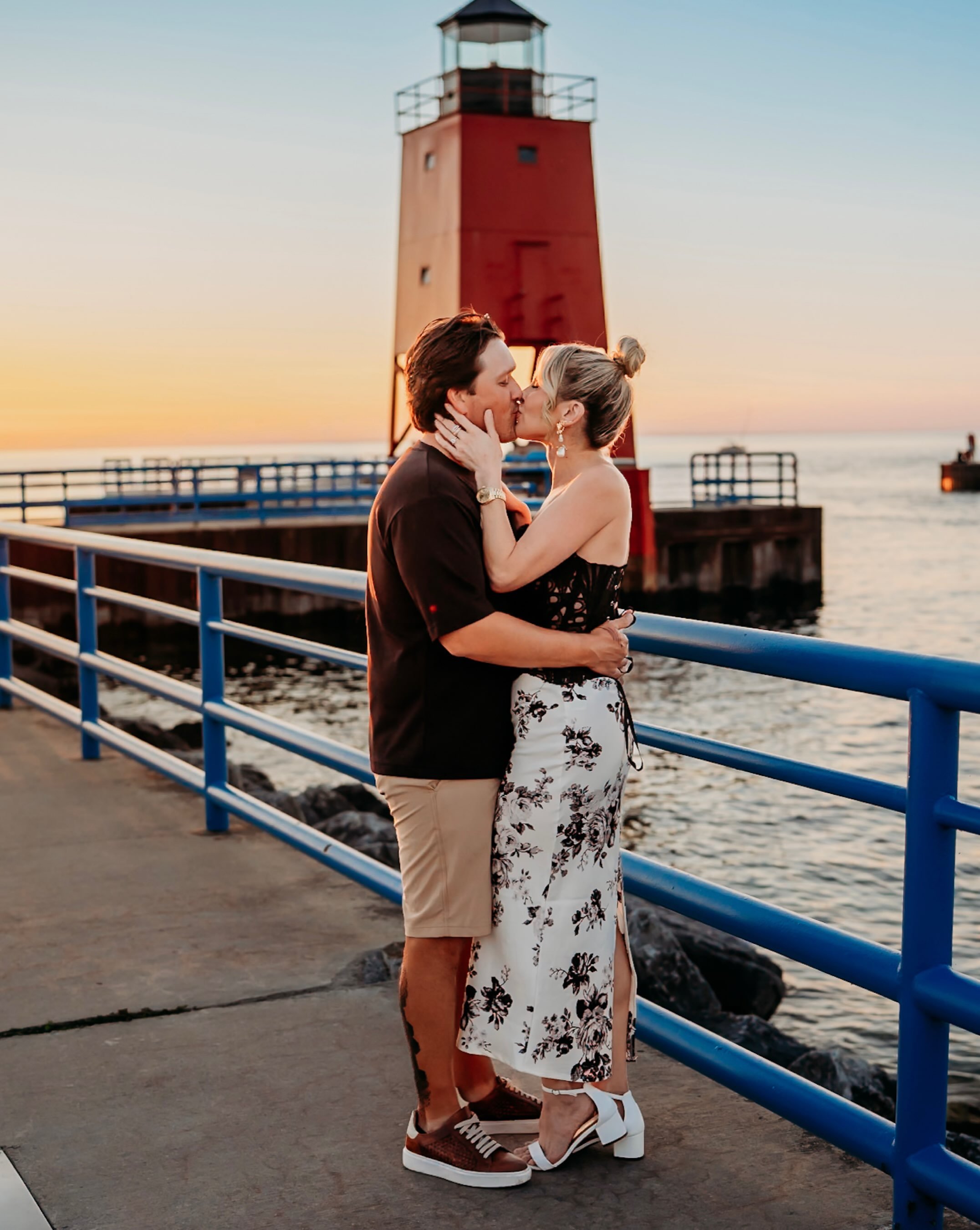 Summer strolls at sunset with big questions to be asked. 💚

🏷️ #michiganlighthouses &bull; Charlevoix Lighthouse &bull; Lake Michigan &bull; #northernmichigan &bull; sunset proposal