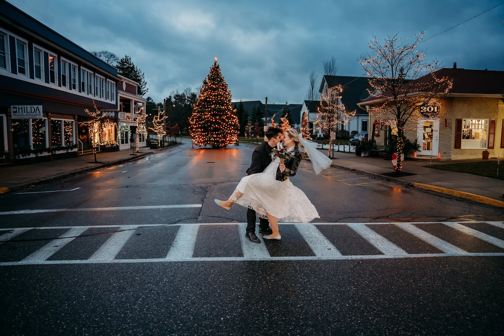elopement at harbor springs christmas tree (38).jpg