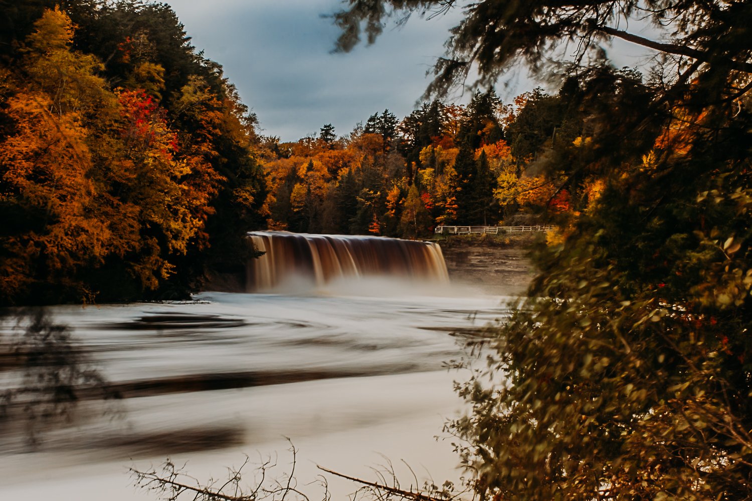 tahquamenon-falls-autumn.jpg