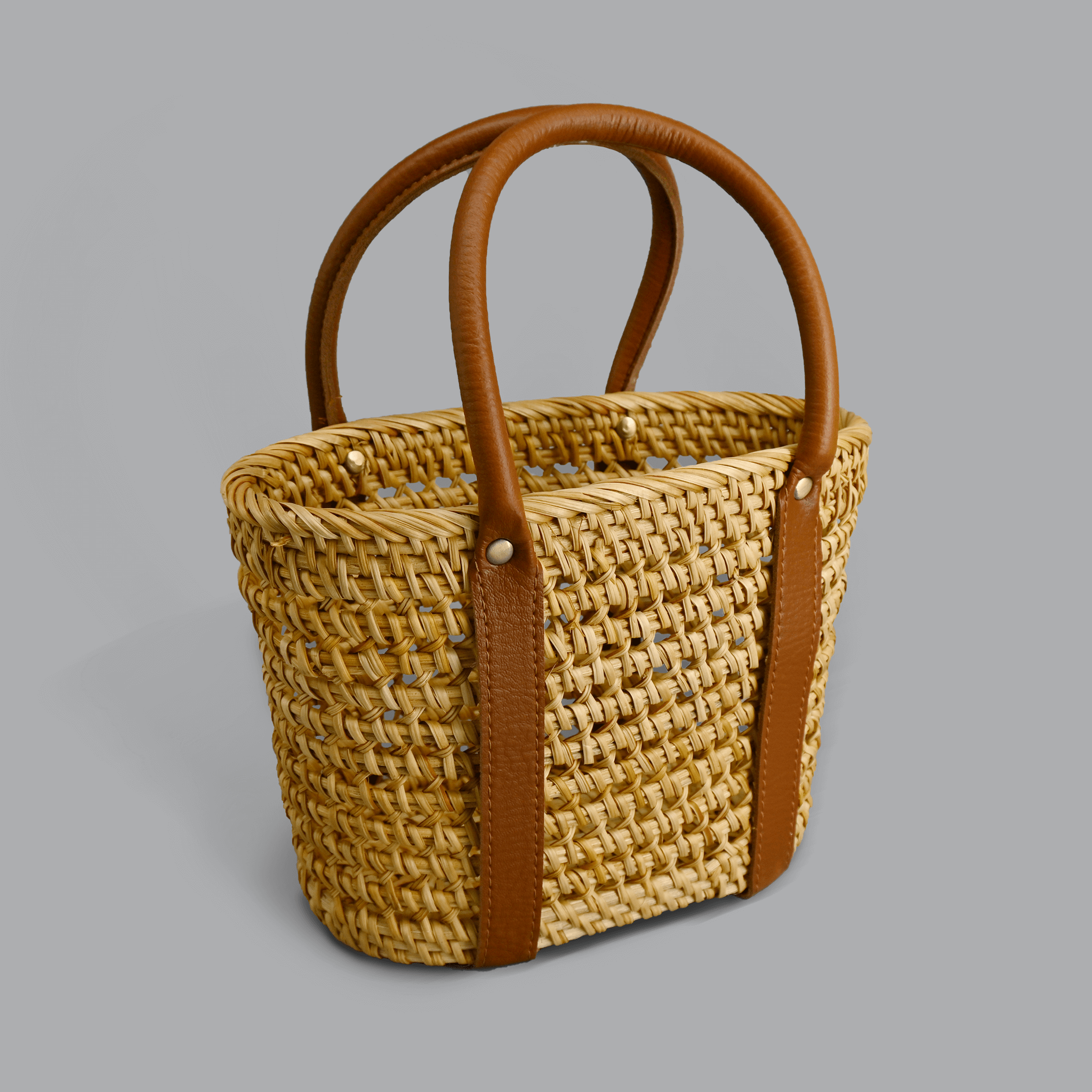 Rattanvibe_Rattan Handbag Front.png