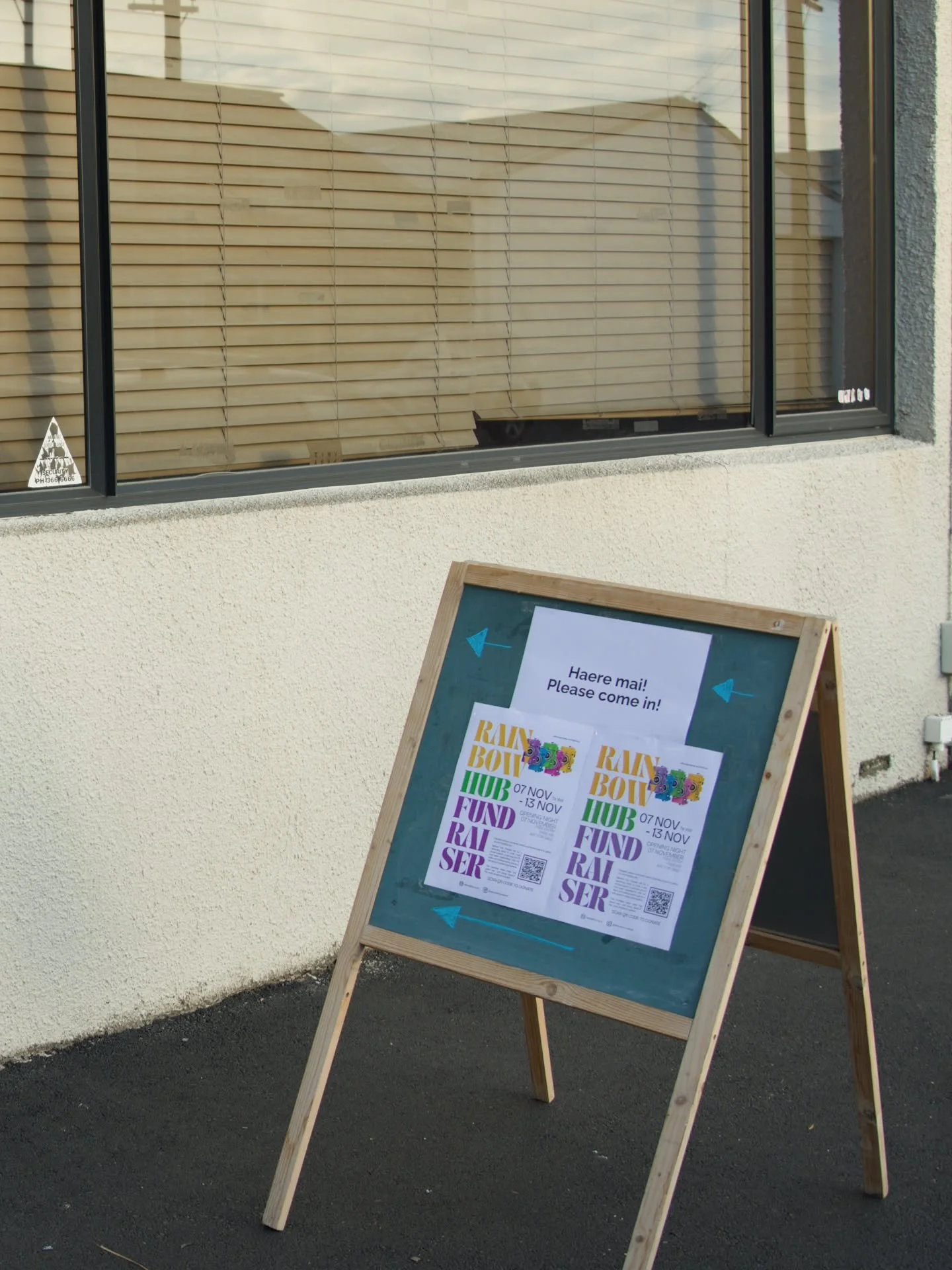 Thanks so much to all who showed up on our fundraiser opening night on Friday! 💜

The exhibition is running until Thursday 13th, so you still have three more days to pop in, have a look and buy some art! 📷

Photos by @mariefox.studio