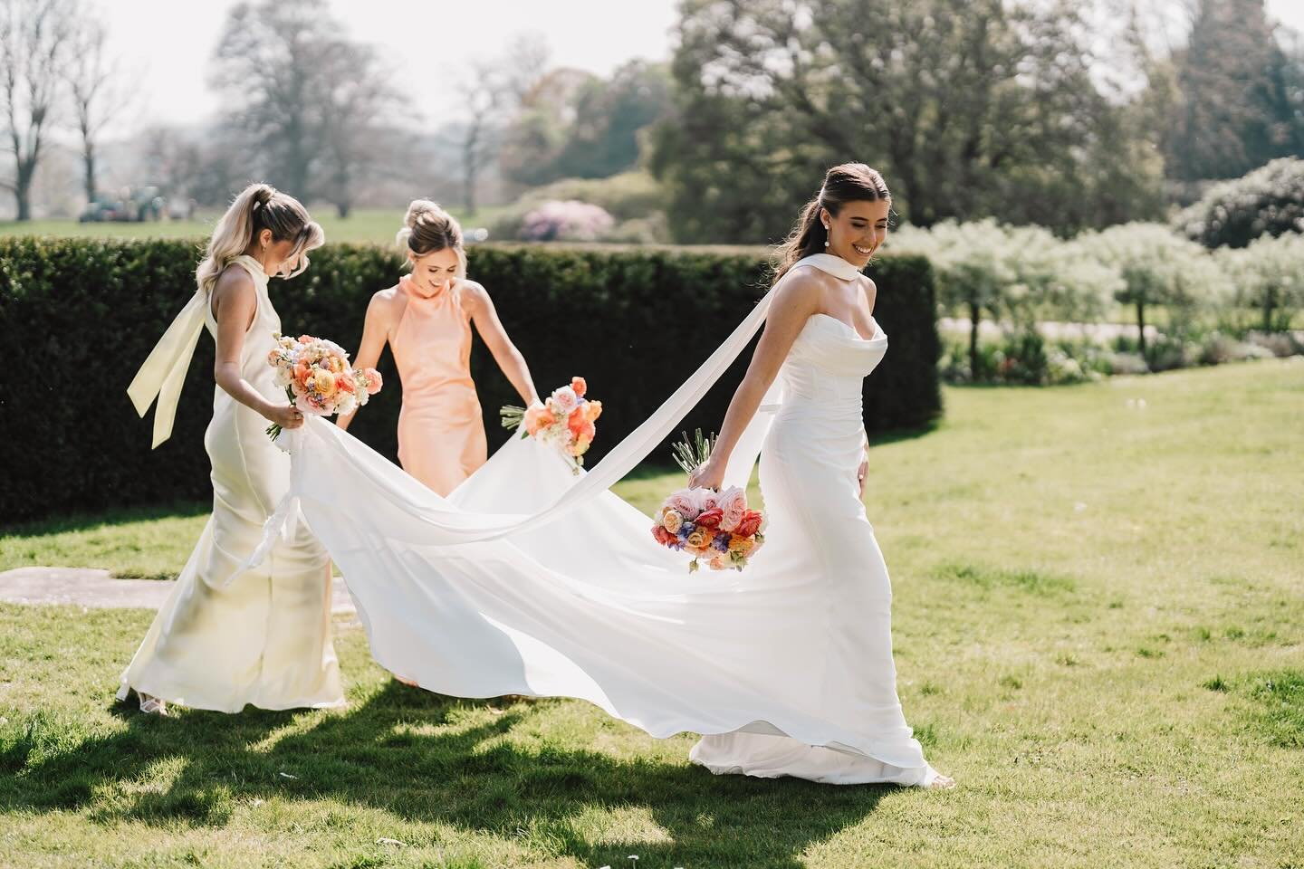 BIRDSALL & APEROL 🌷🍋🍊
@clpstudios_bridal
@birdsall.house
@littleposyphotography
@fleurcoutureevents
@theivorygallerybridal
@bythebridesmaid
@alin_contentcreations
@ohprettyrae
@lottie_thecreator
@tablealchemy
#voguewedding #editori