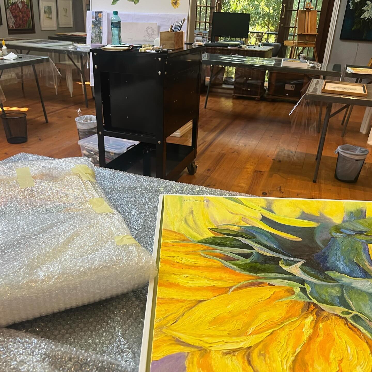 All wrapped and ready for Cape Town🖼️ 

See you there🌻

#renescribante #renescribanteloftstudio #renescribanteartist
#artexhibitionscapetown #firstthursdayscapetown #artloevers #artforsale #6spinstreetrestaurantgallery