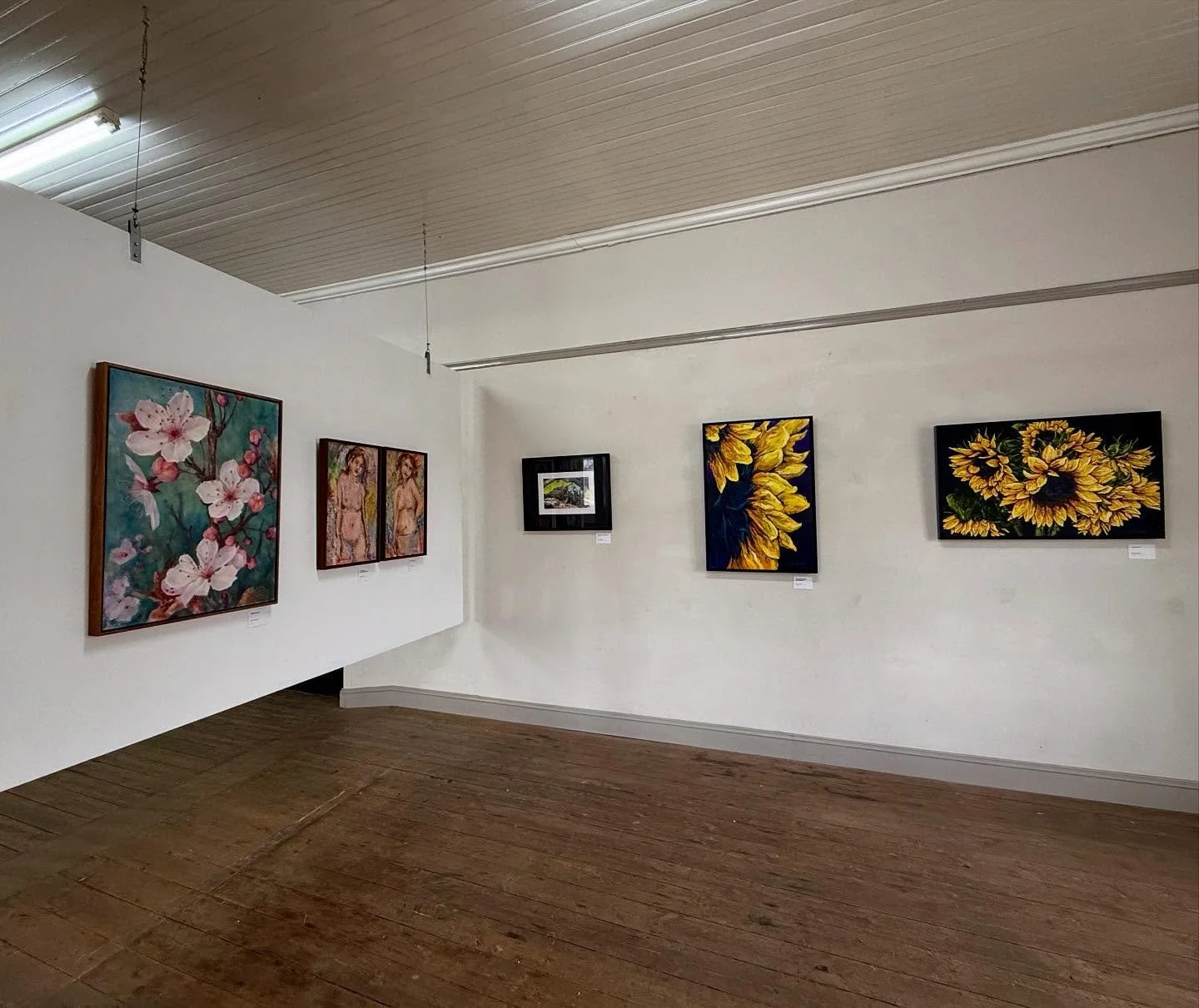 An exhibition of our journey to belonging , through colour.

✨FRIENDS &amp; I Exhibition in Oudtshoorn during the Klein Karoo Klassique this year, 7-10 August✨ 

We are a group of friends from the Garden Route, who have found joy in putting together 