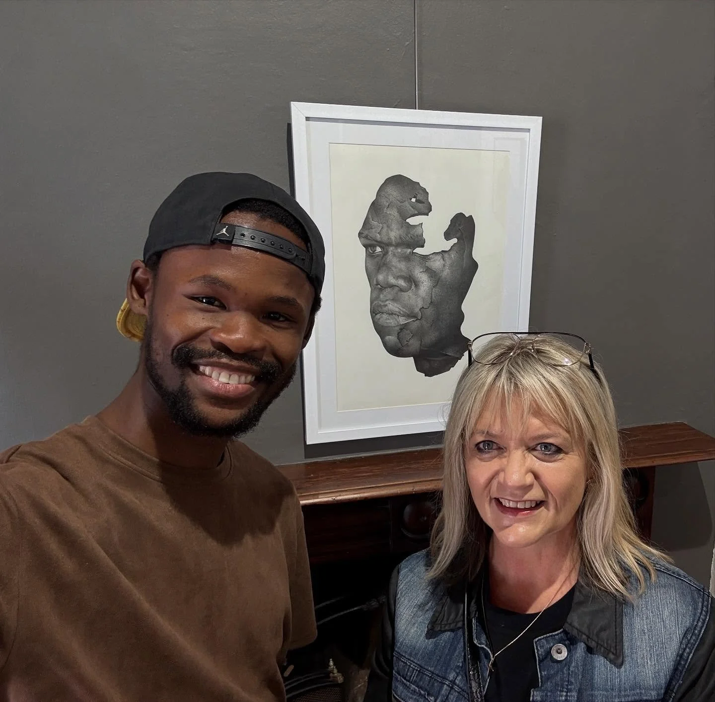 I so enjoyed popping into the @rust_en_vredegallery to view The Portrait Competition 2025 artworks on display.
The best was to meet @malikmani_art the winner of the competition and a self taught artist✨
#renescribanteloftstudio #renescribante #mali