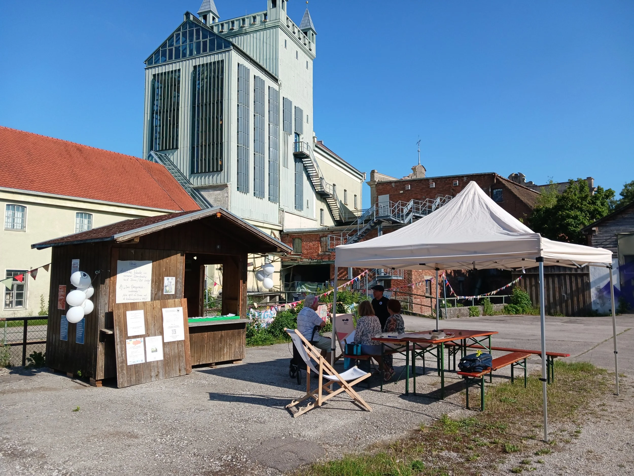 Baustein für Baustein zur Demokratie